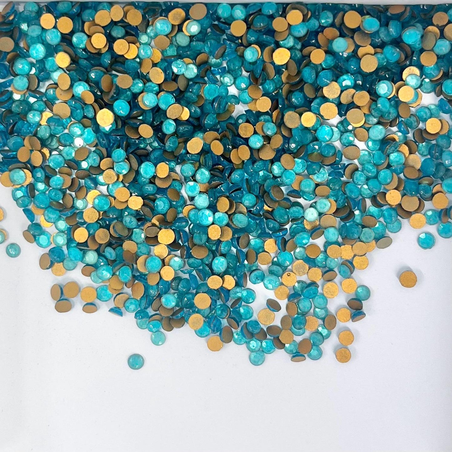 100 x Vintage SS11 Turquoise Blue Czech Crystal Flat Back Rhinestones 2.90-3.00mm - for jewellery making & crafts - TB9 TheGreenGlassGemShop