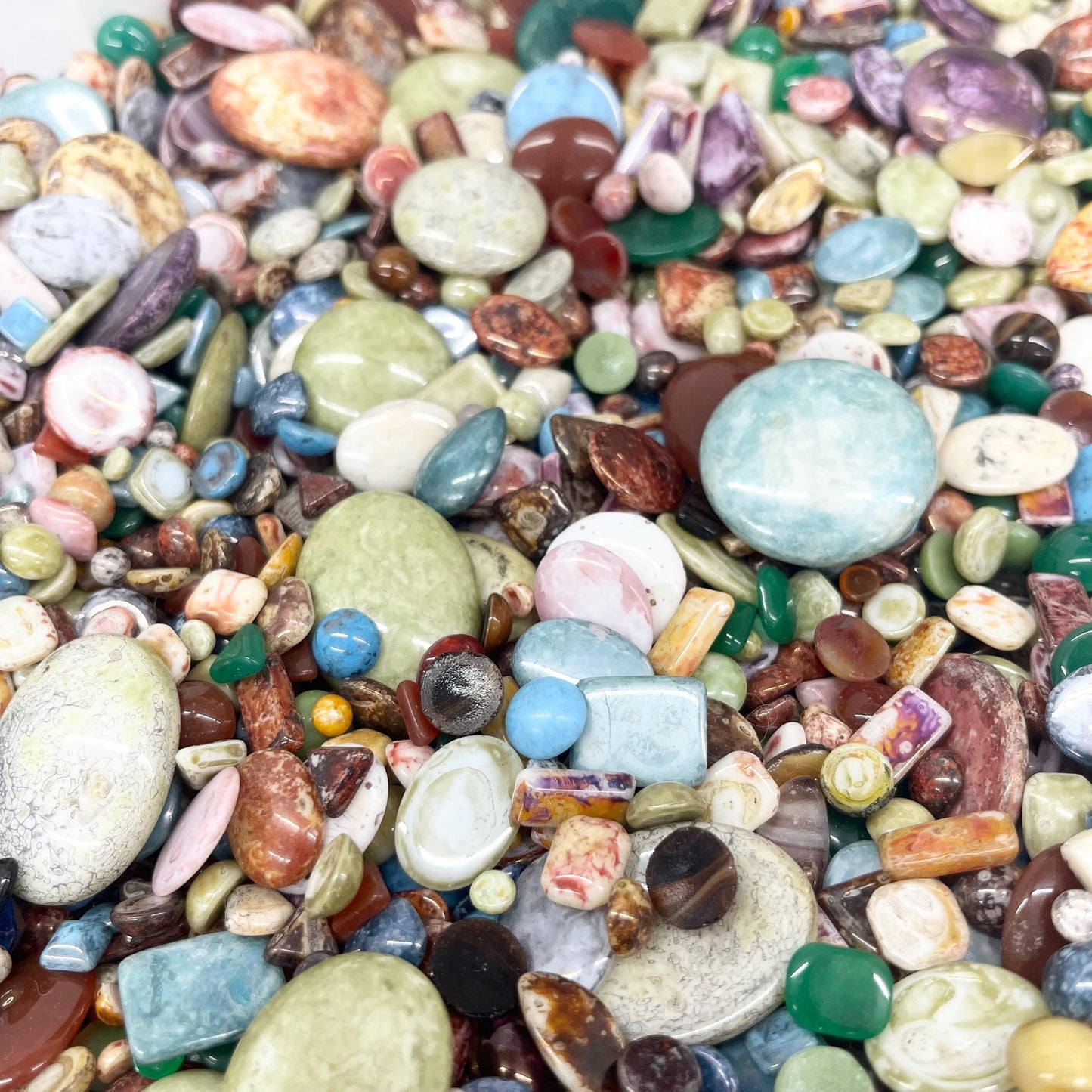 100g x MULTI COLOUR MIX Vintage Glass Cabochons and Imitation Gem Stones 0.90–30mm - for jewellery making & crafts TheGreenGlassGemShop