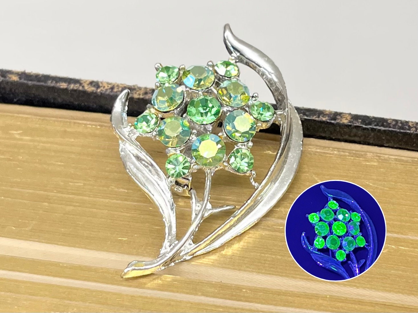 Floral Green Uranium Glass Crystal Daisy Brooch Gold Tone with a UV Reactive Glow UV Jewellery TheGreenGlassGemShop