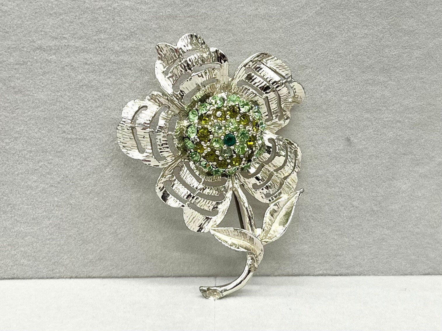 Vintage 1960’s - 1970’s Daisy Brooch with Green Uranium Glass Crystals Silver Plated UV Reactive Glowing Jewellery TheGreenGlassGemShop