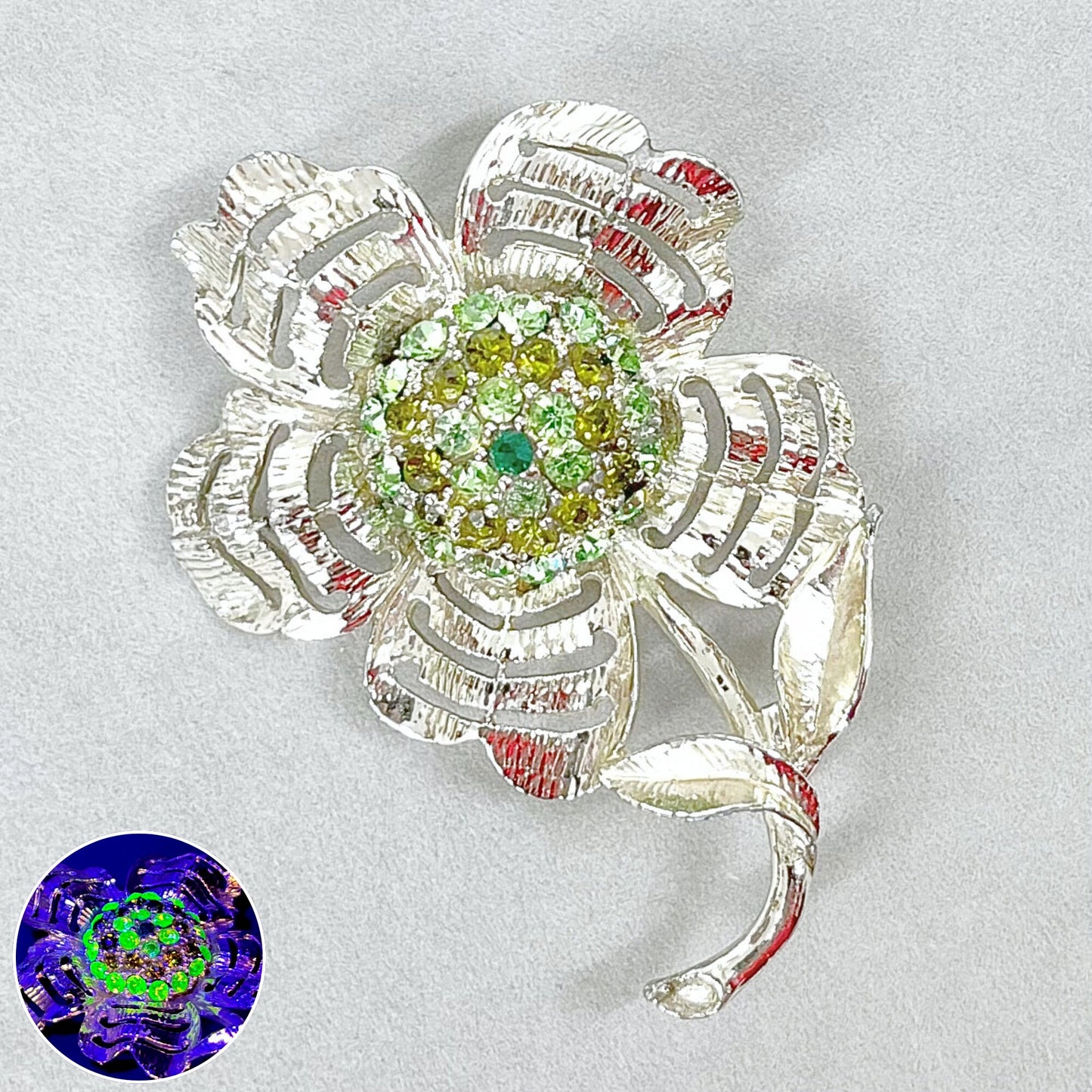 Vintage 1960’s - 1970’s Daisy Brooch with Green Uranium Glass Crystals Silver Plated UV Reactive Glowing Jewellery TheGreenGlassGemShop