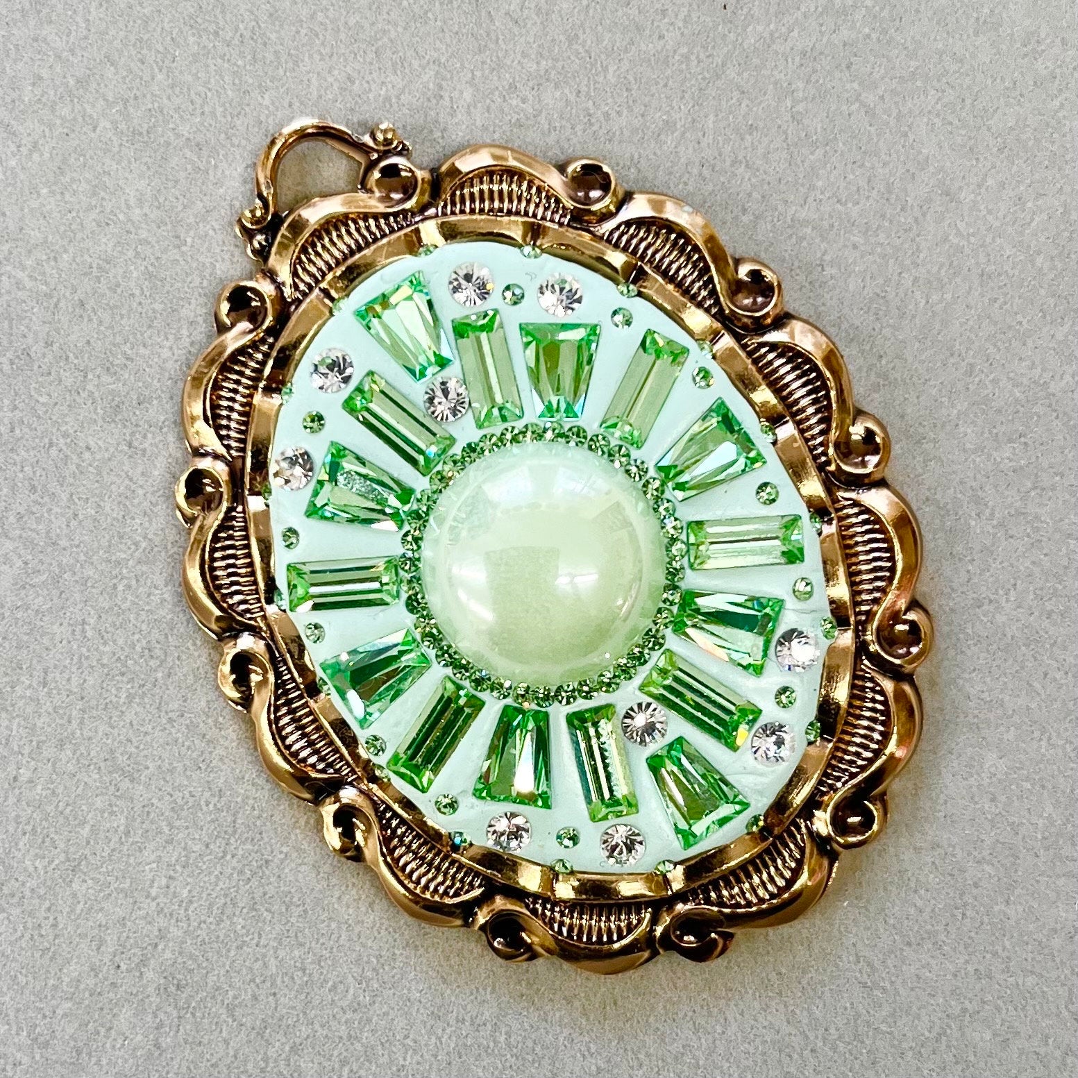 Statement Large Green Uranium Pendant with Vintage Uranium Swarovski Crystal Elements in a Gold Tone Vintage Setting UV Reactive Glow TheGreenGlassGemShop