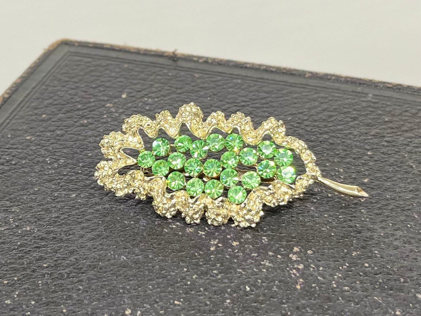 Sparkling Green Uranium Glass Crystal Leaf Brooch Gold Tone with a UV Reactive Glow UV Jewellery TheGreenGlassGemShop