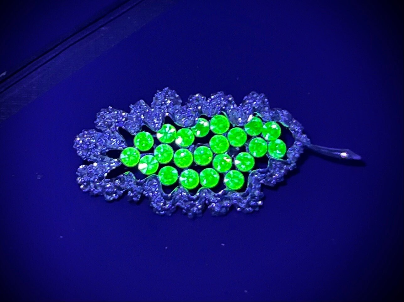 Sparkling Green Uranium Glass Crystal Leaf Brooch Gold Tone with a UV Reactive Glow UV Jewellery TheGreenGlassGemShop