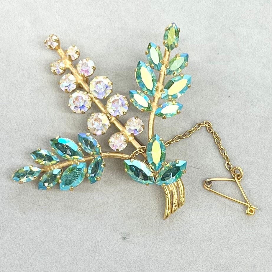 Beautiful Green Uranium Glass Crystal Floral Leaf Brooch Gold Tone with a UV Reactive Glow UV Jewellery Vintage TheGreenGlassGemShop