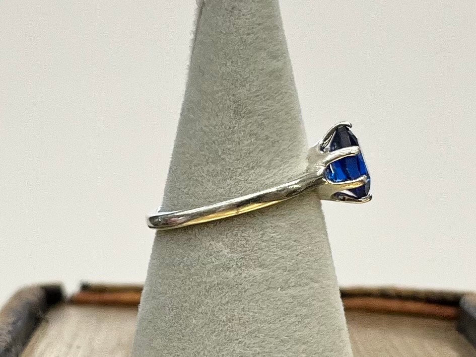 Sterling Silver Cobalt Blue Synthetic Spinel Oval Cut Ring with a UV Reactive Pink Glow UV Jewellery Size M 1/2 TheGreenGlassGemShop