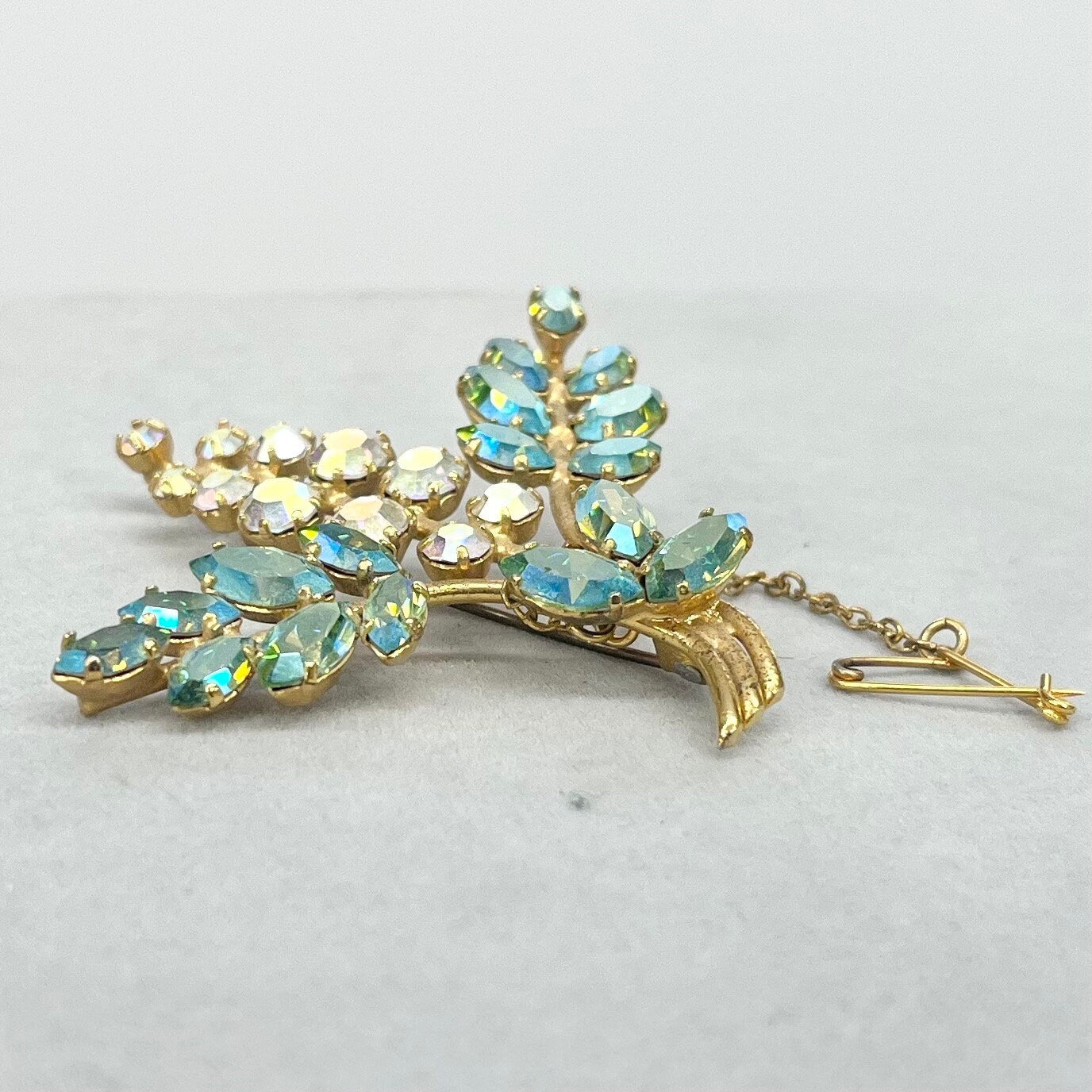 Beautiful Green Uranium Glass Crystal Floral Leaf Brooch Gold Tone with a UV Reactive Glow UV Jewellery Vintage TheGreenGlassGemShop