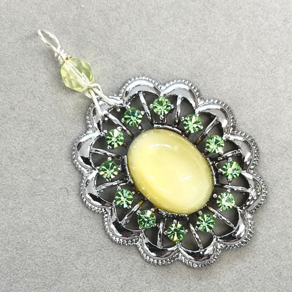 Pretty Oval Silver Plate Yellow Uranium Glass Cabochon Pendant with Green Uranium Crystals in a Vintage Setting UV Reactive Glow TheGreenGlassGemShop