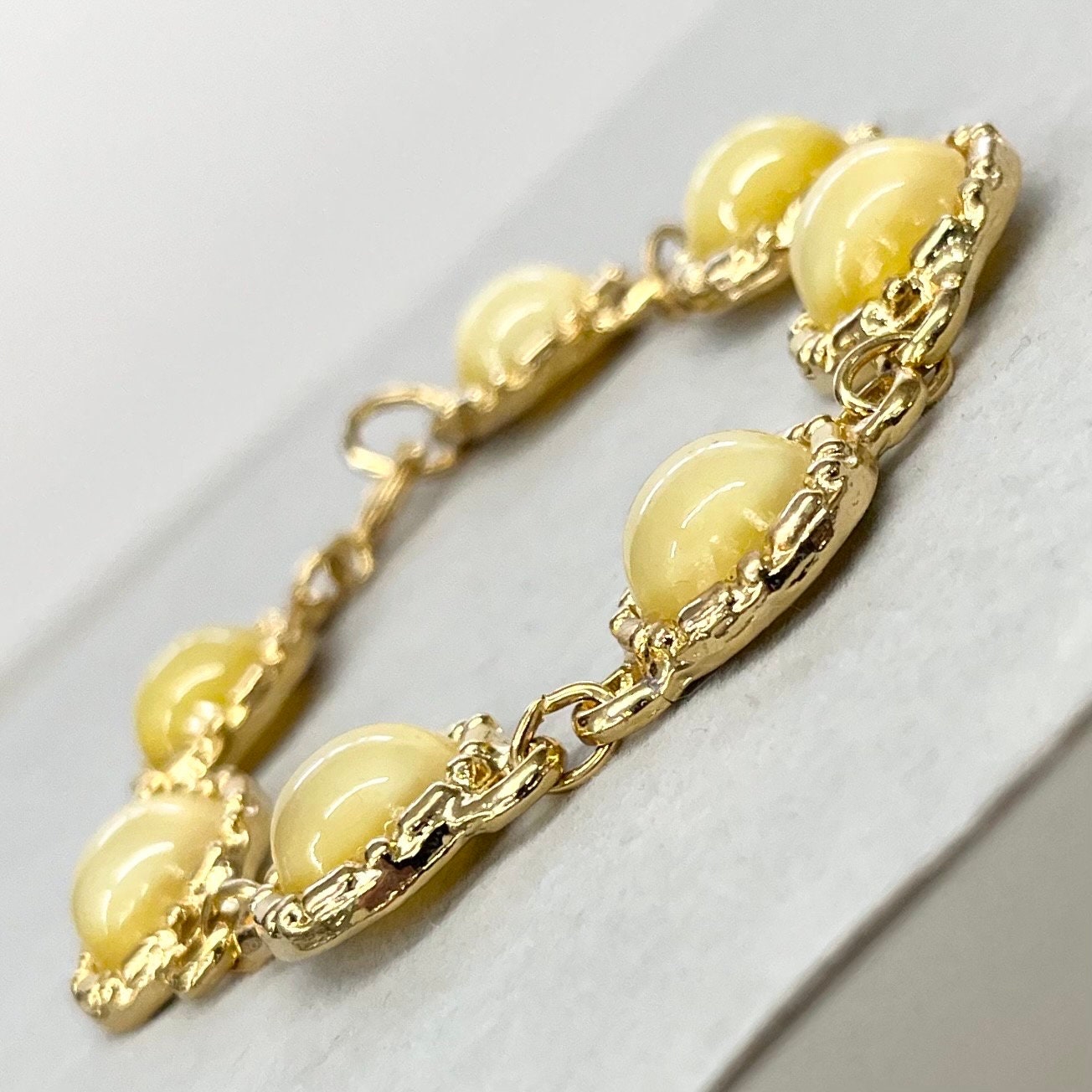 Vintage Czech Glass Yellow Cabochon Uranium Bracelet Gold Tone Metal UV Reactive Glow Jewellery TheGreenGlassGemShop