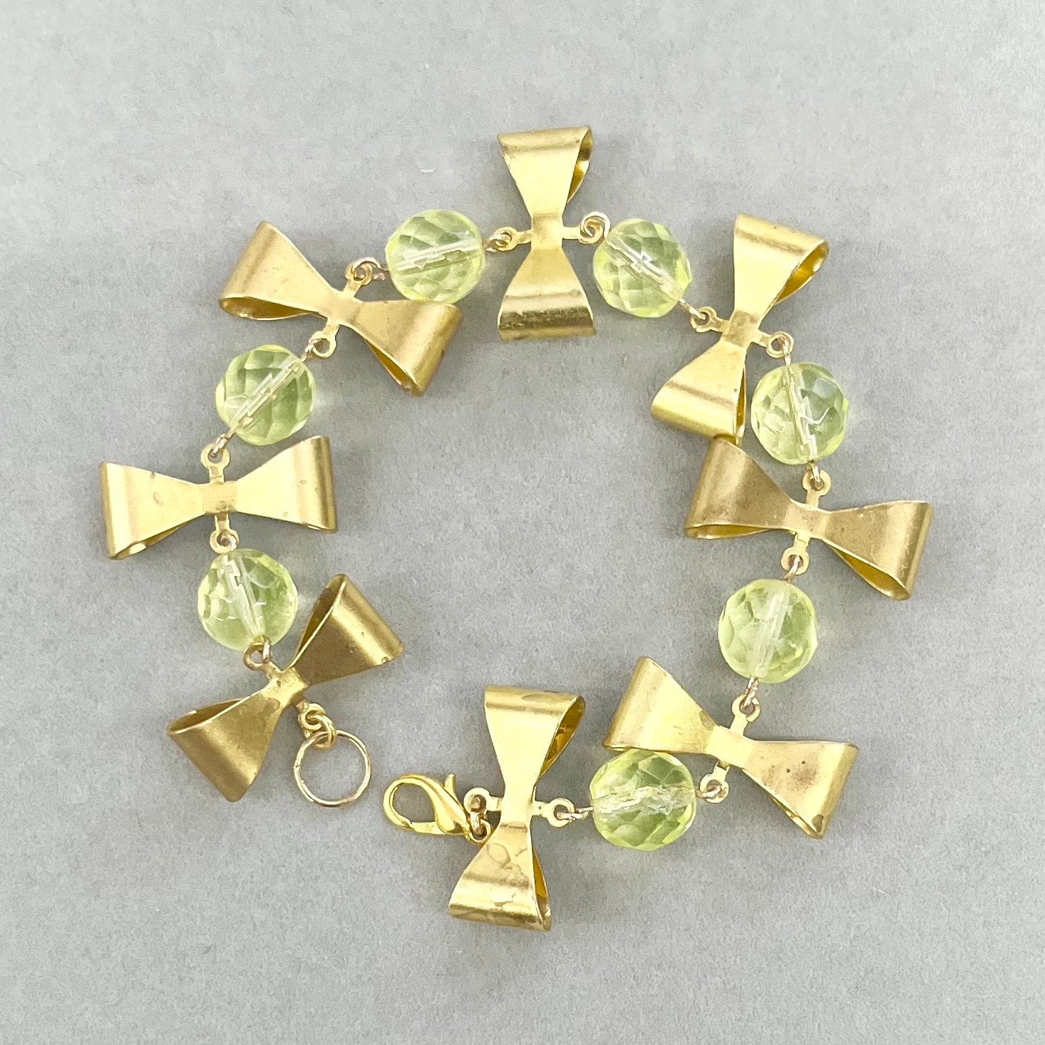 Gold Tone Yellow Uranium Glass Crystal Bow Link Bead Bracelet UV Reactive Glow Jewellery TheGreenGlassGemShop