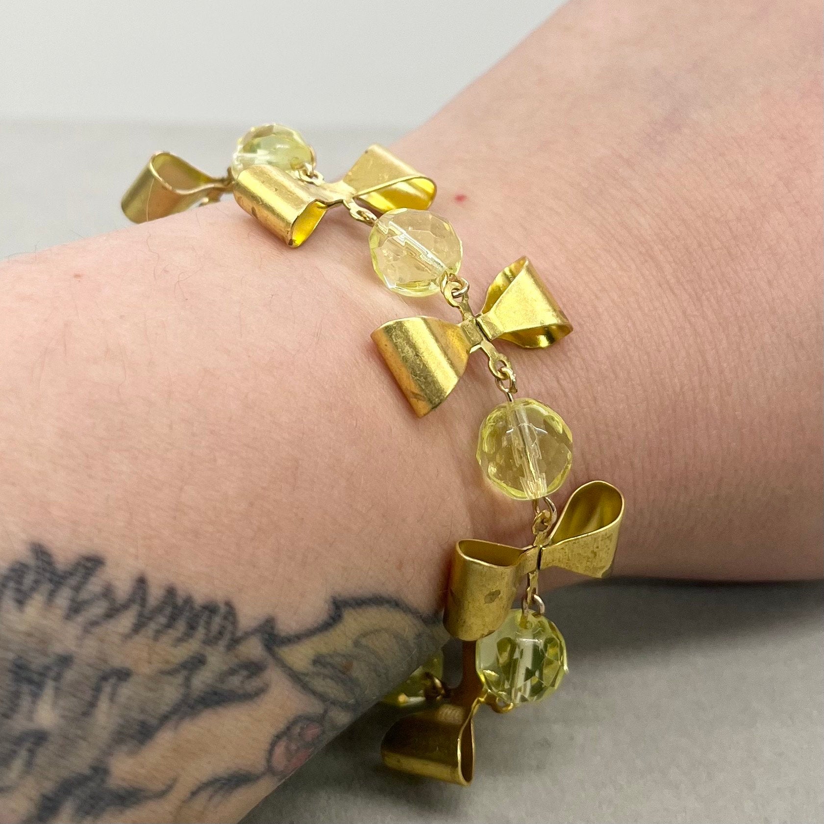 Gold Tone Yellow Uranium Glass Crystal Bow Link Bead Bracelet UV Reactive Glow Jewellery TheGreenGlassGemShop