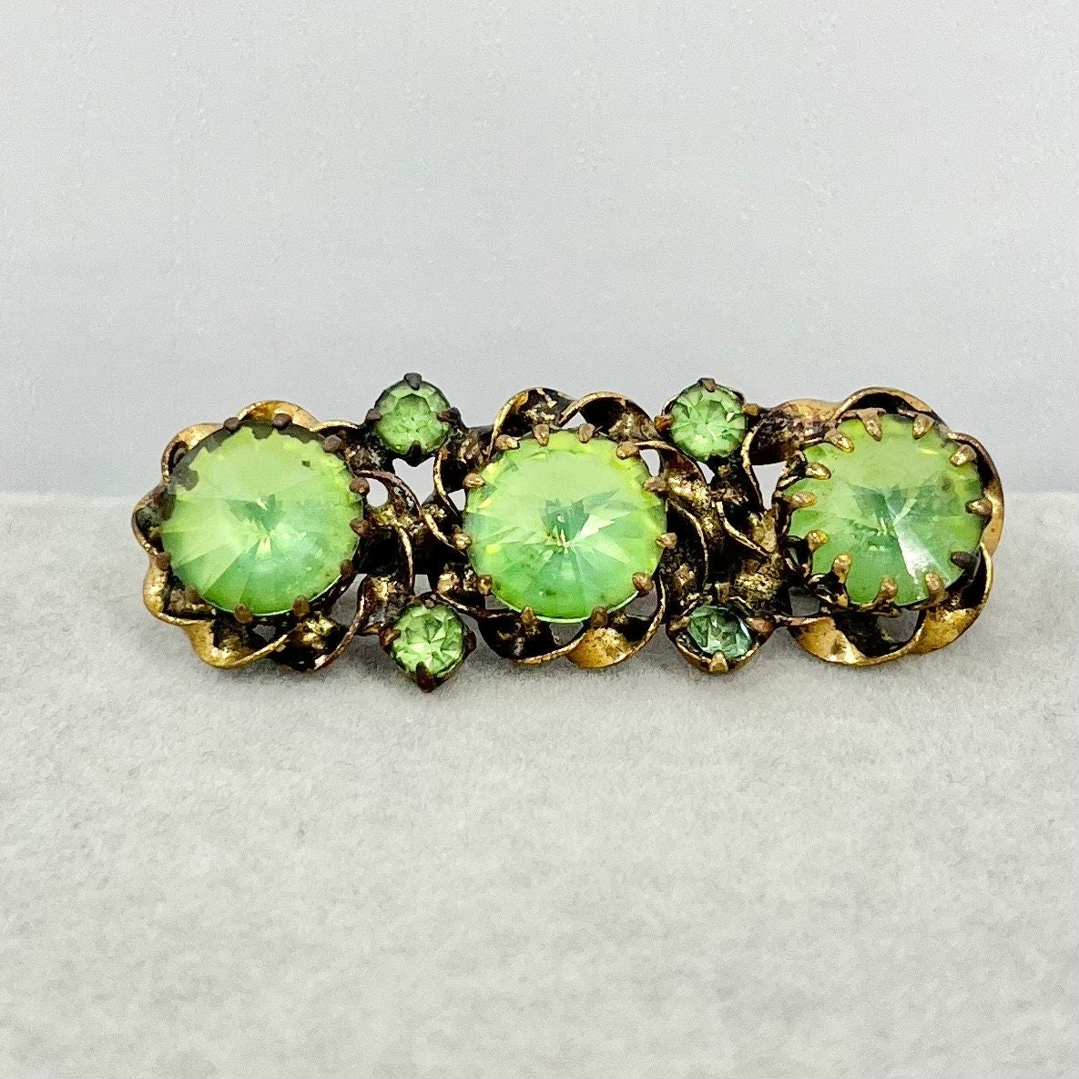 Rivioli Trio Green Uranium Glass Crystal Bar Brooch Gold Tone with a UV Reactive Glow UV Jewellery TheGreenGlassGemShop