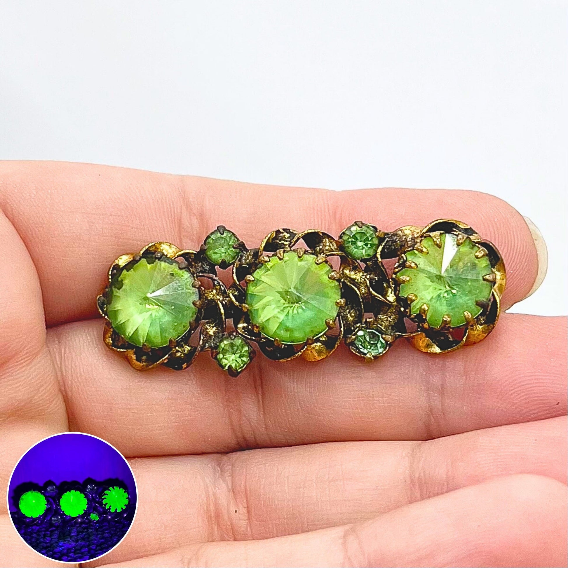 Rivioli Trio Green Uranium Glass Crystal Bar Brooch Gold Tone with a UV Reactive Glow UV Jewellery TheGreenGlassGemShop