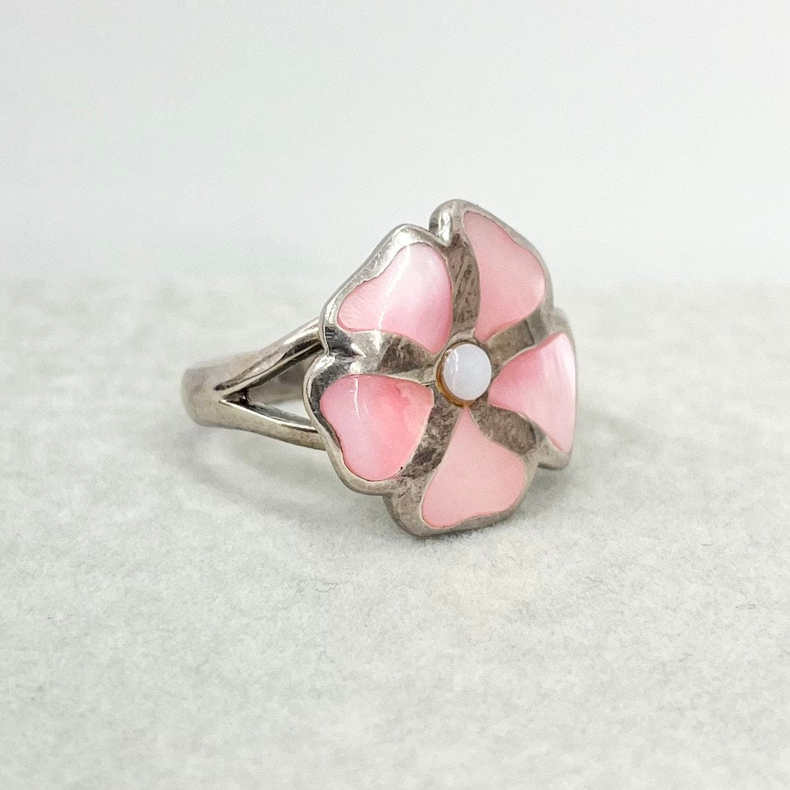 Vintage Mother of Pearl Ring Sterling Silver Pink Flower Design Size UK S / US 9 1/4 TheGreenGlassGemShop