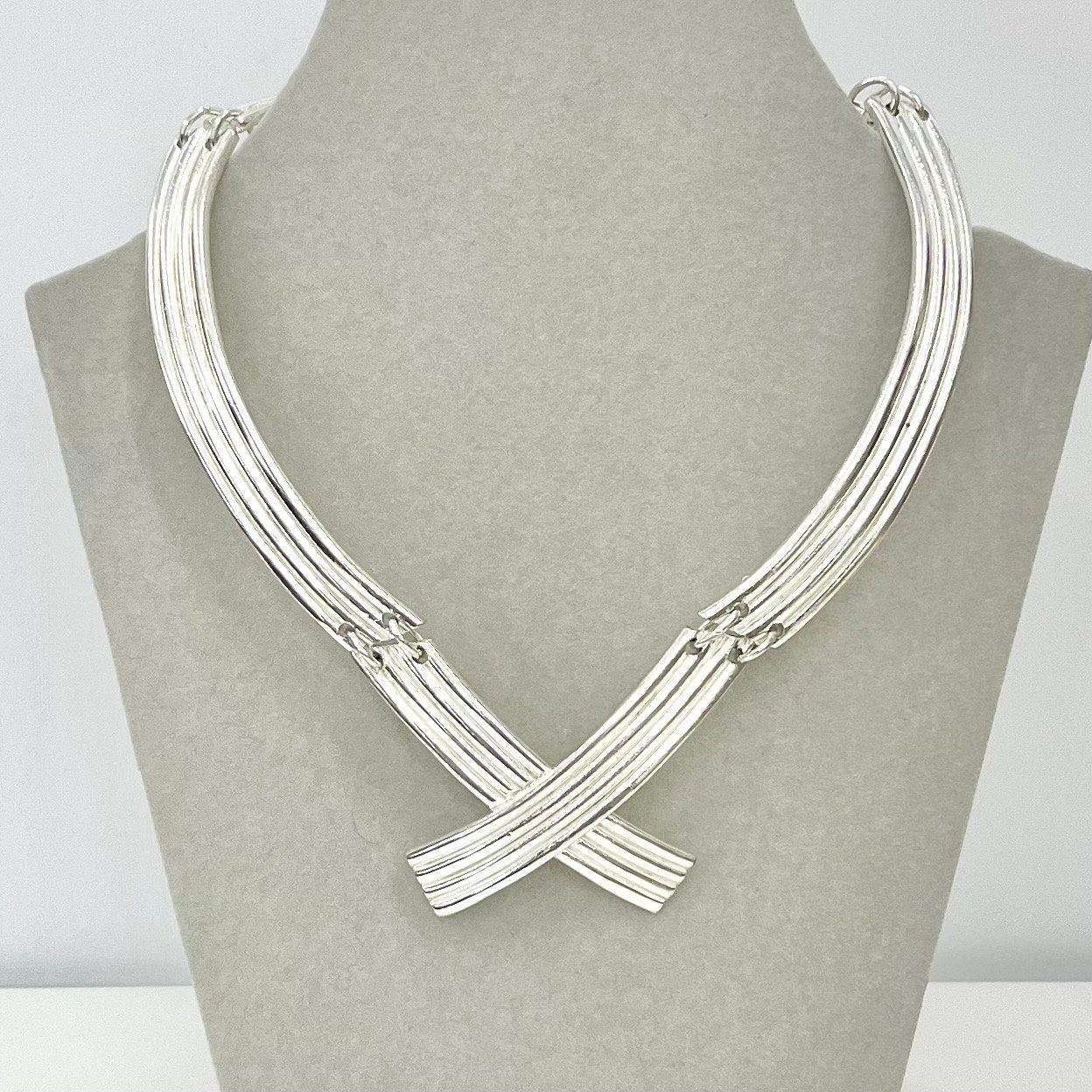 Vintage Silver Tone Wide Ribbed Crossed Collar Necklace 1970’s - 1980’s TheGreenGlassGemShop