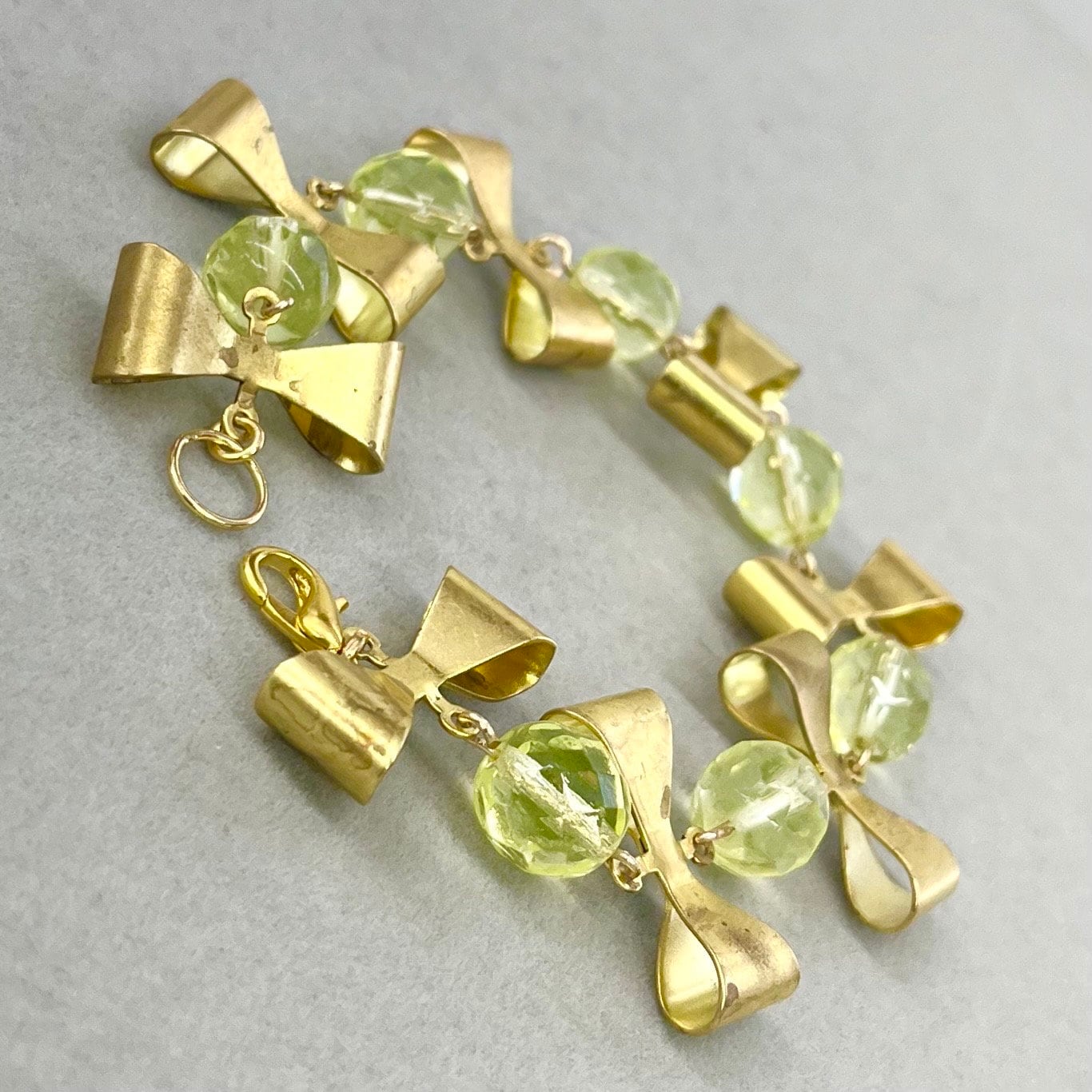 Gold Tone Yellow Uranium Glass Crystal Bow Link Bead Bracelet UV Reactive Glow Jewellery TheGreenGlassGemShop