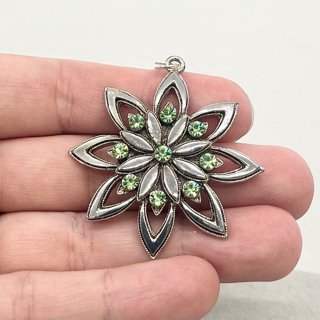 Floral Silver Plate Uranium Glass Crystal Pendant with Green Uranium Crystals in a Vintage Setting UV Reactive Glow TheGreenGlassGemShop