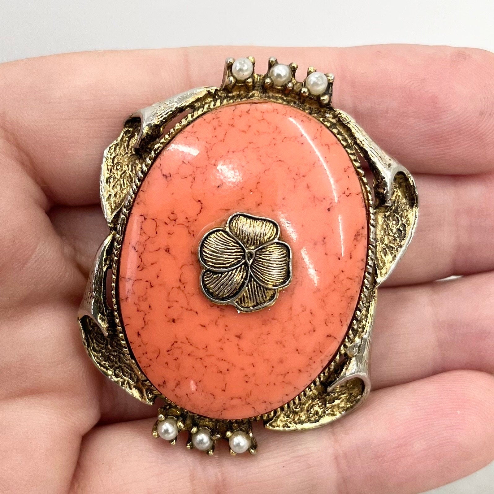 Vintage Hollywood Gold Tone Regency Style Brooch Oval Shape with Faux Coral & Faux Pearl Accents Peach Coloured TheGreenGlassGemShop