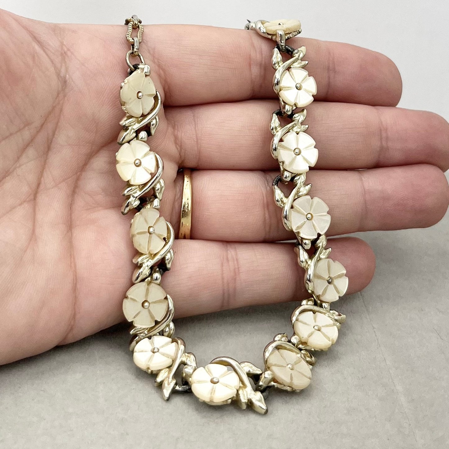 Vintage Gold Tone Mother of Pearl Floral Necklace 1960’s Beautiful Flower Design TheGreenGlassGemShop