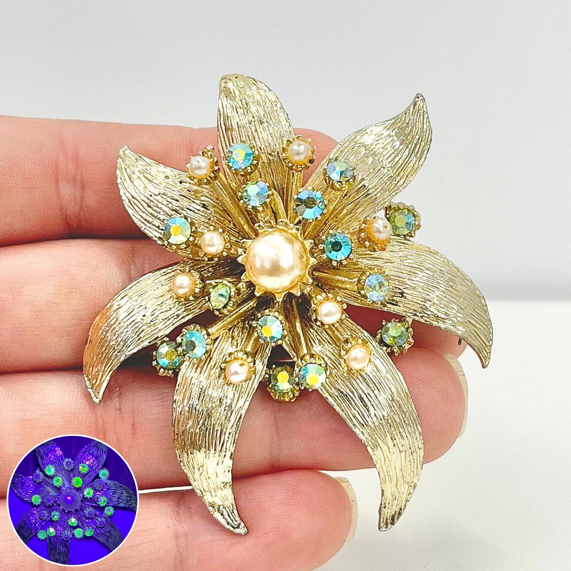 Vintage Aurora Borealis Green Uranium Glass Crystal & Faux Pearl Star Flower Brooch Gold Tone with a UV Reactive Glow UV Jewellery Vintage TheGreenGlassGemShop