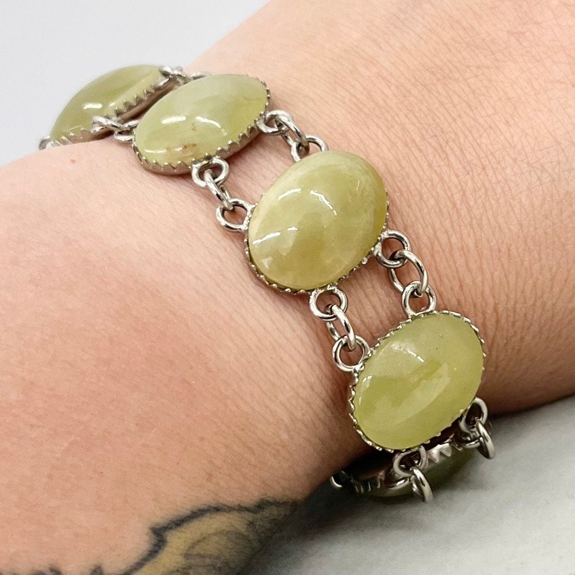 Vintage Silver Tone 1970’s 1980’s Green Stone Cabochon Bracelet Costume Jewellery 7” TheGreenGlassGemShop