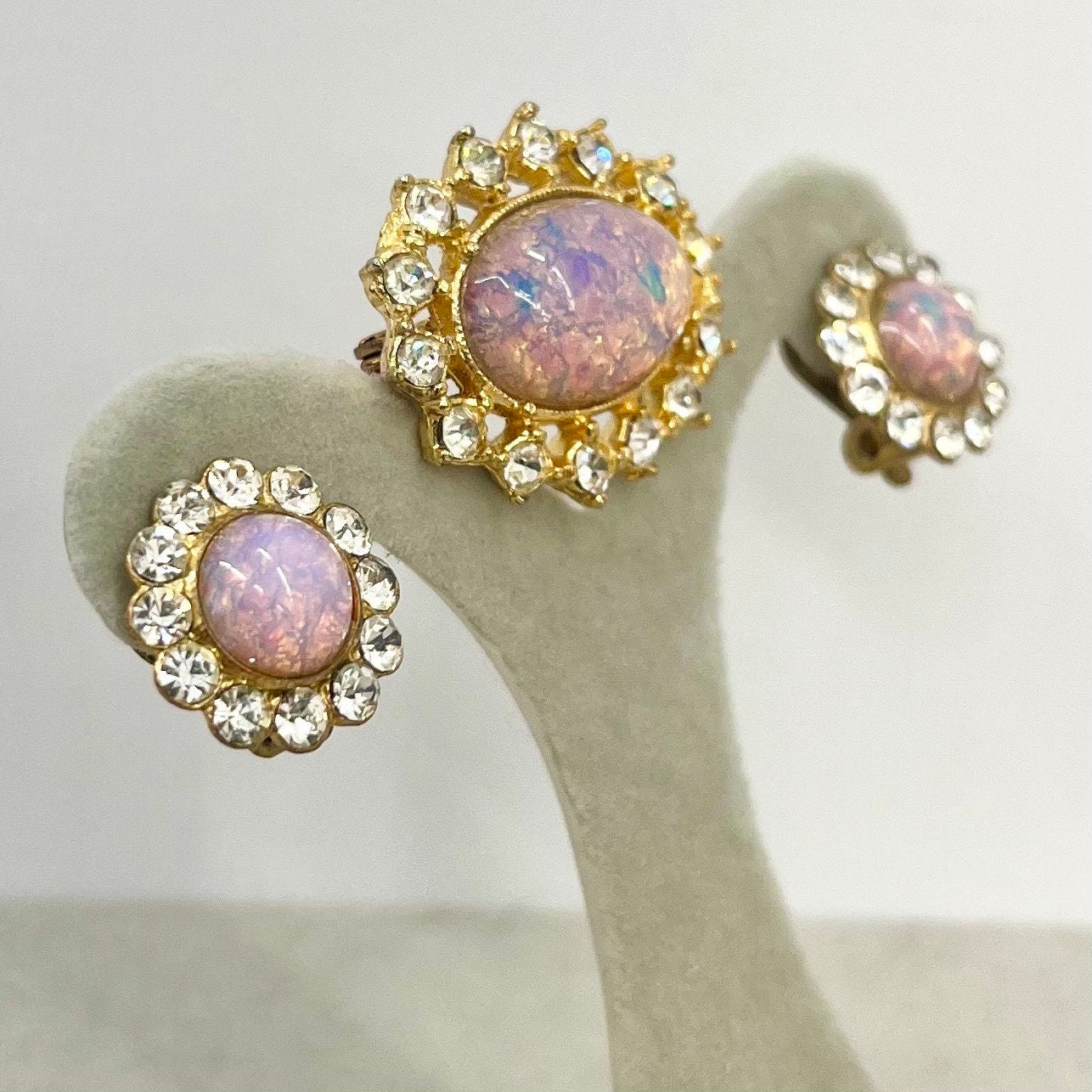 Vintage Gold Tone Pink Opal Dichroic Czech Glass Brooch & Clip On Earring Set with a Sparkling Crystal Surround TheGreenGlassGemShop