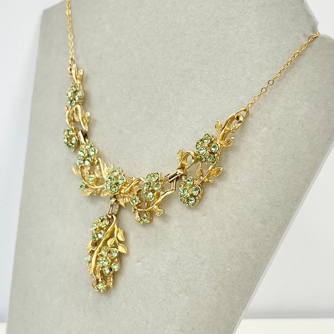 Vintage Gold Tone Peridot Green Crystal Floral Leaf Drop Necklace Beautifully Detailed Necklace 17” TheGreenGlassGemShop