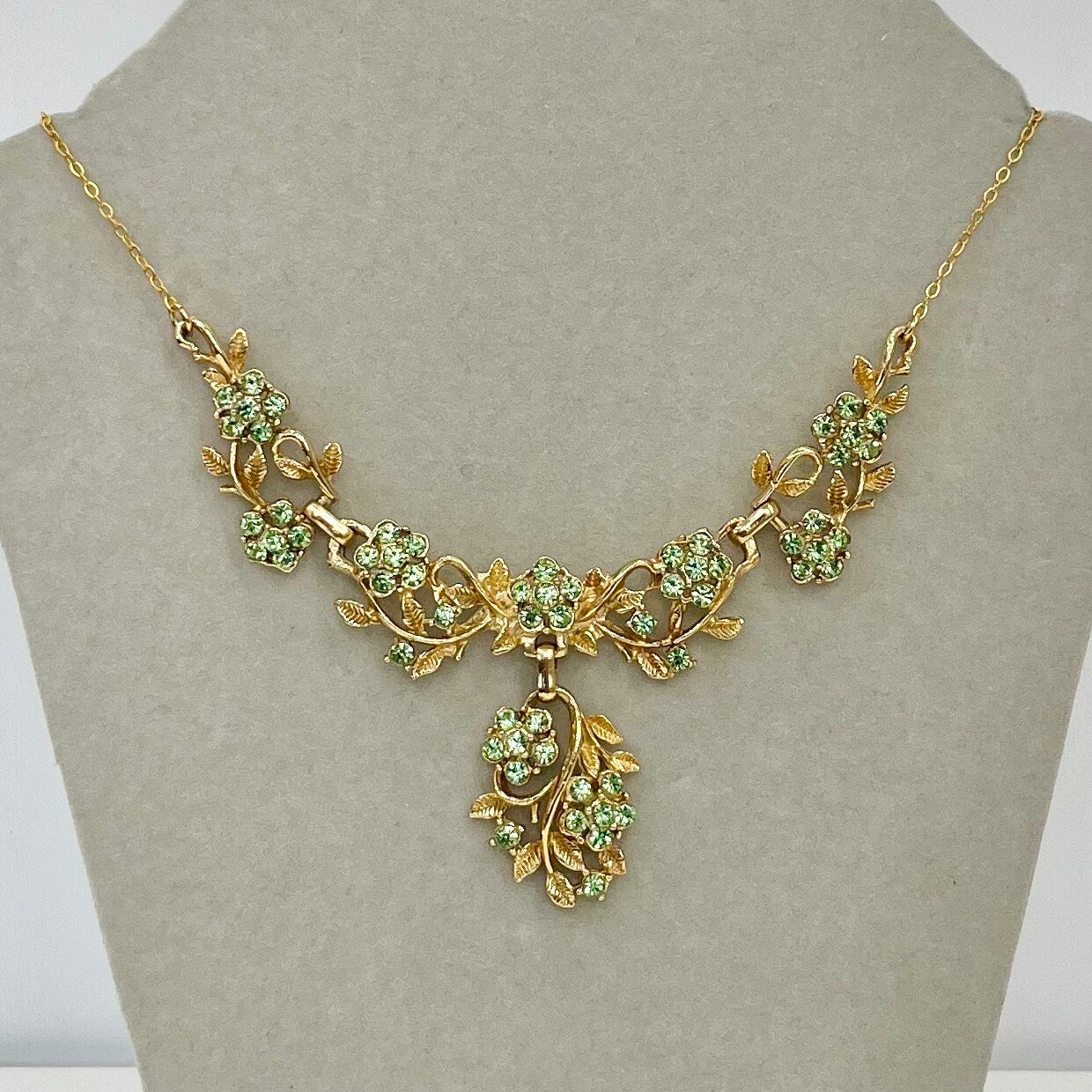 Vintage Gold Tone Peridot Green Crystal Floral Leaf Drop Necklace Beautifully Detailed Necklace 17” TheGreenGlassGemShop