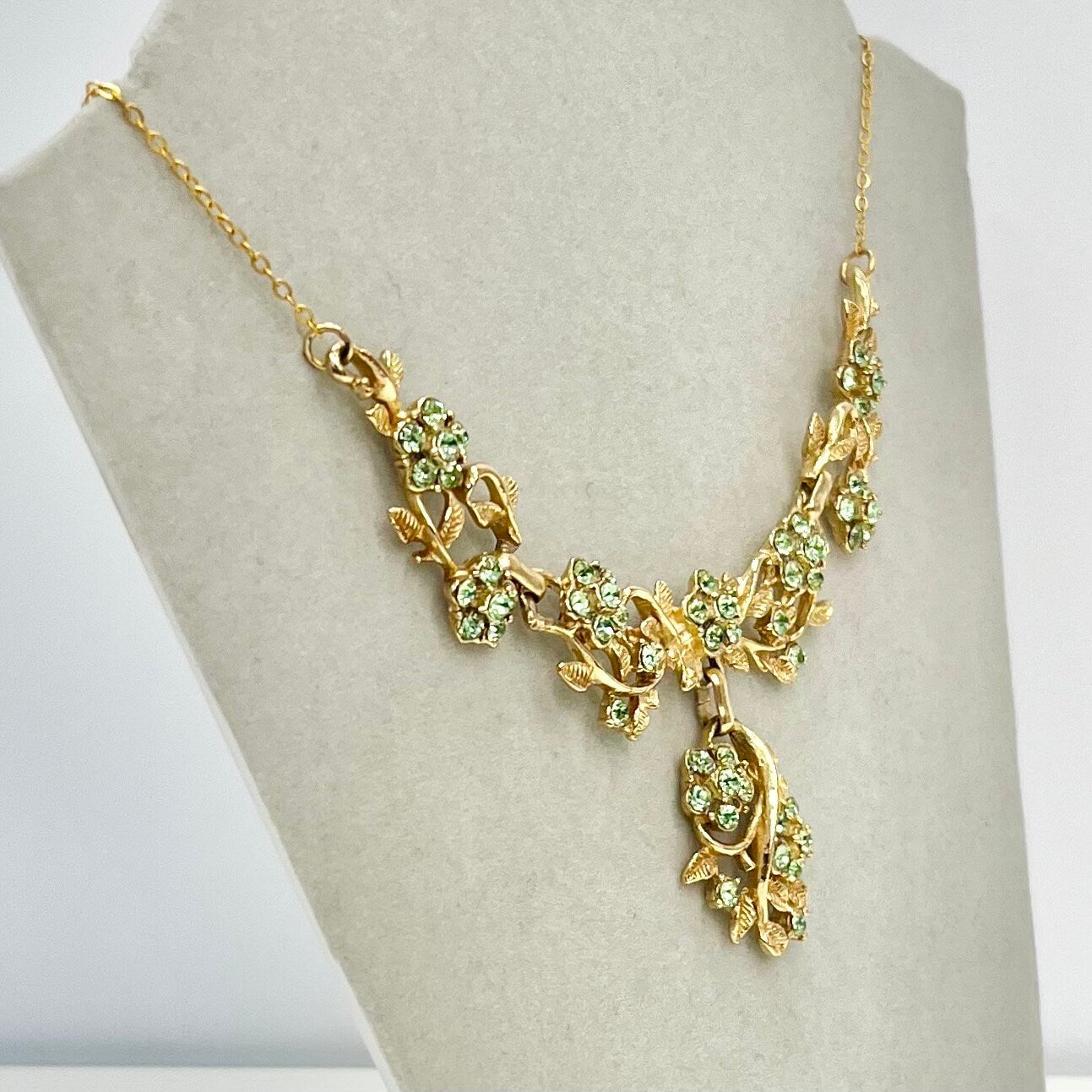 Vintage Gold Tone Peridot Green Crystal Floral Leaf Drop Necklace Beautifully Detailed Necklace 17” TheGreenGlassGemShop