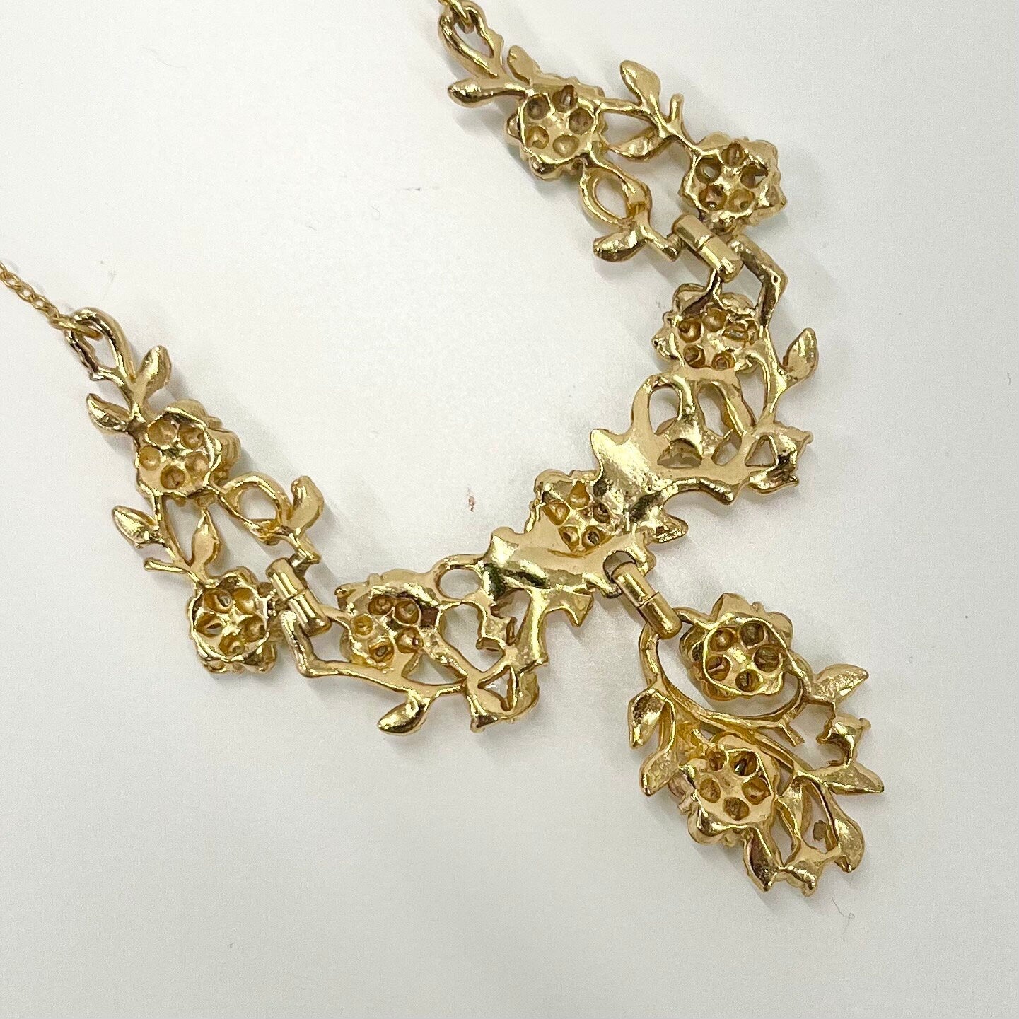 Vintage Gold Tone Peridot Green Crystal Floral Leaf Drop Necklace Beautifully Detailed Necklace 17” TheGreenGlassGemShop