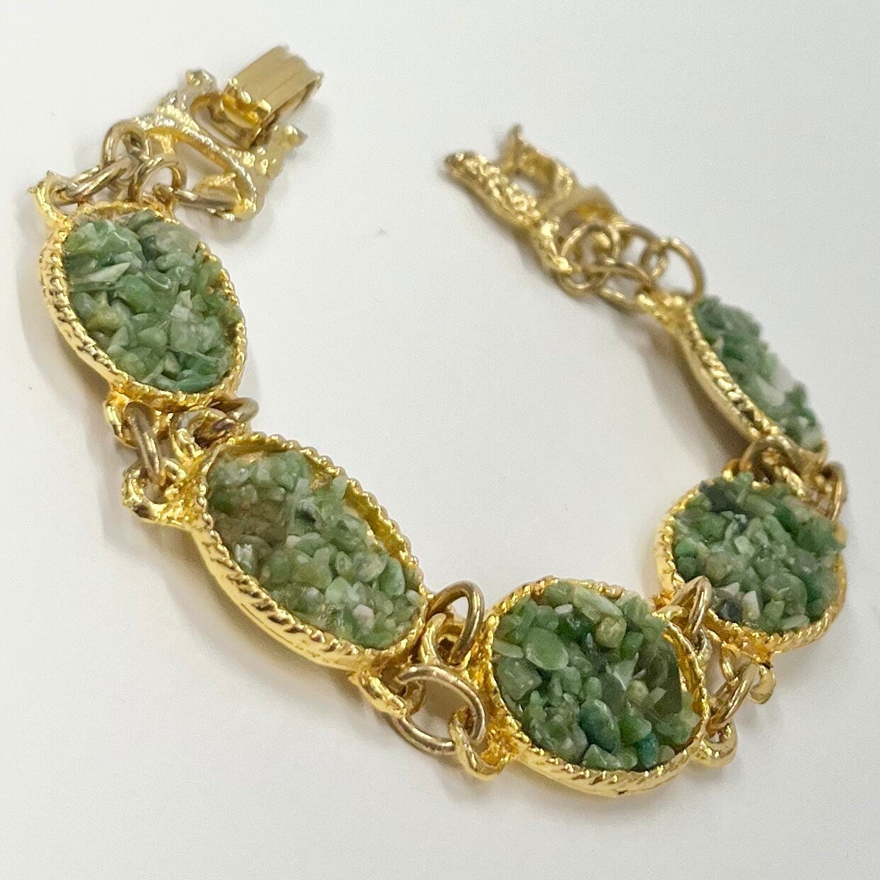 Vintage Gold Tone 1970’s Green Aventurine Chip Stone Bracelet Semi Precious Costume Jewellery 7” TheGreenGlassGemShop