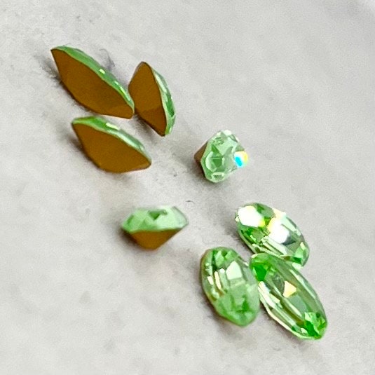 Pack of 8 Rare Uranium Vaseline Glass Swarovski Crystals Faceted Navette / Marquise Cut 3x6mm Rare Cut TheGreenGlassGemShop