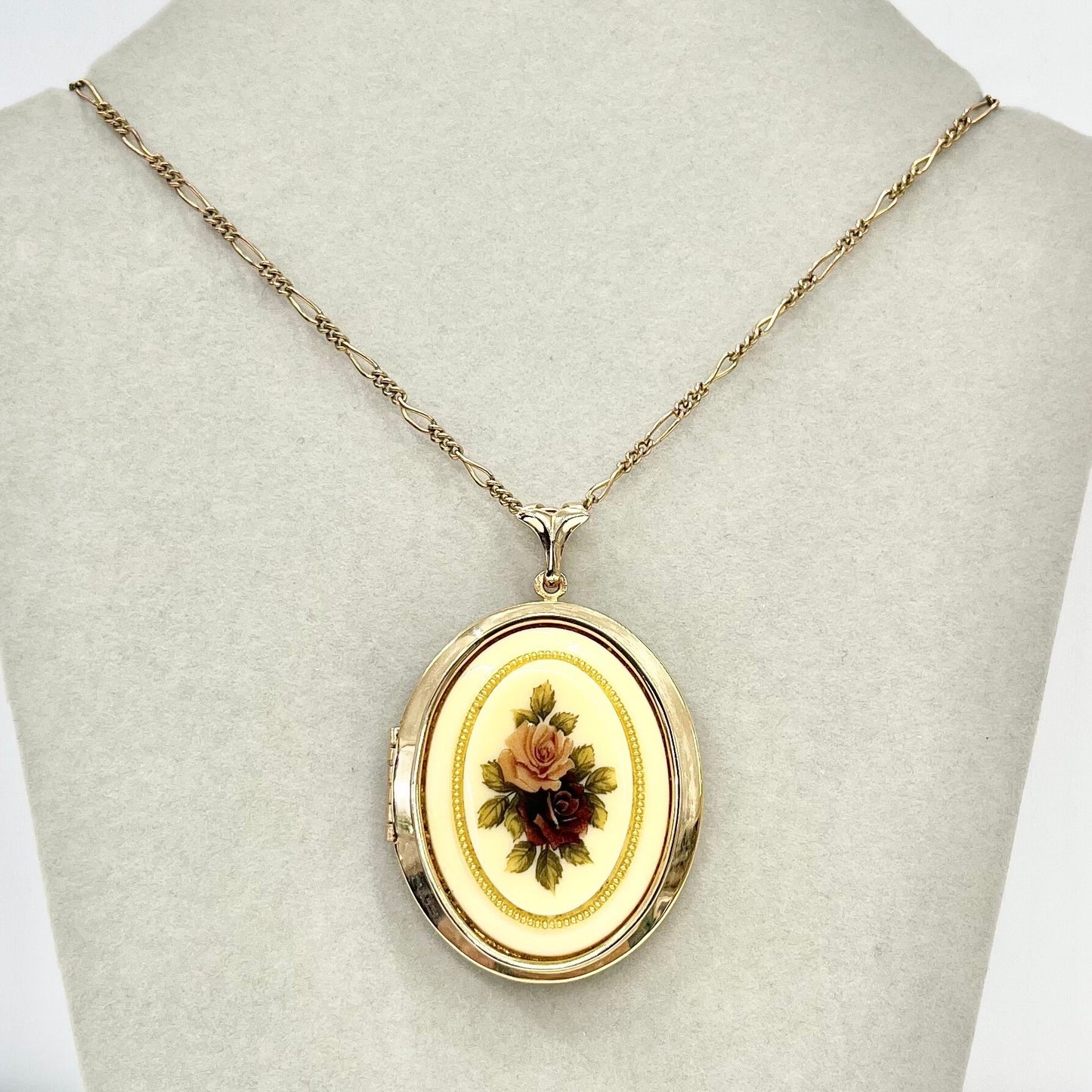 Vintage Victorian Style 1970‘s Gold Tone Oval Floral Cabochon Locket Pendant Necklace on a Rolled Gold 24” Chain TheGreenGlassGemShop