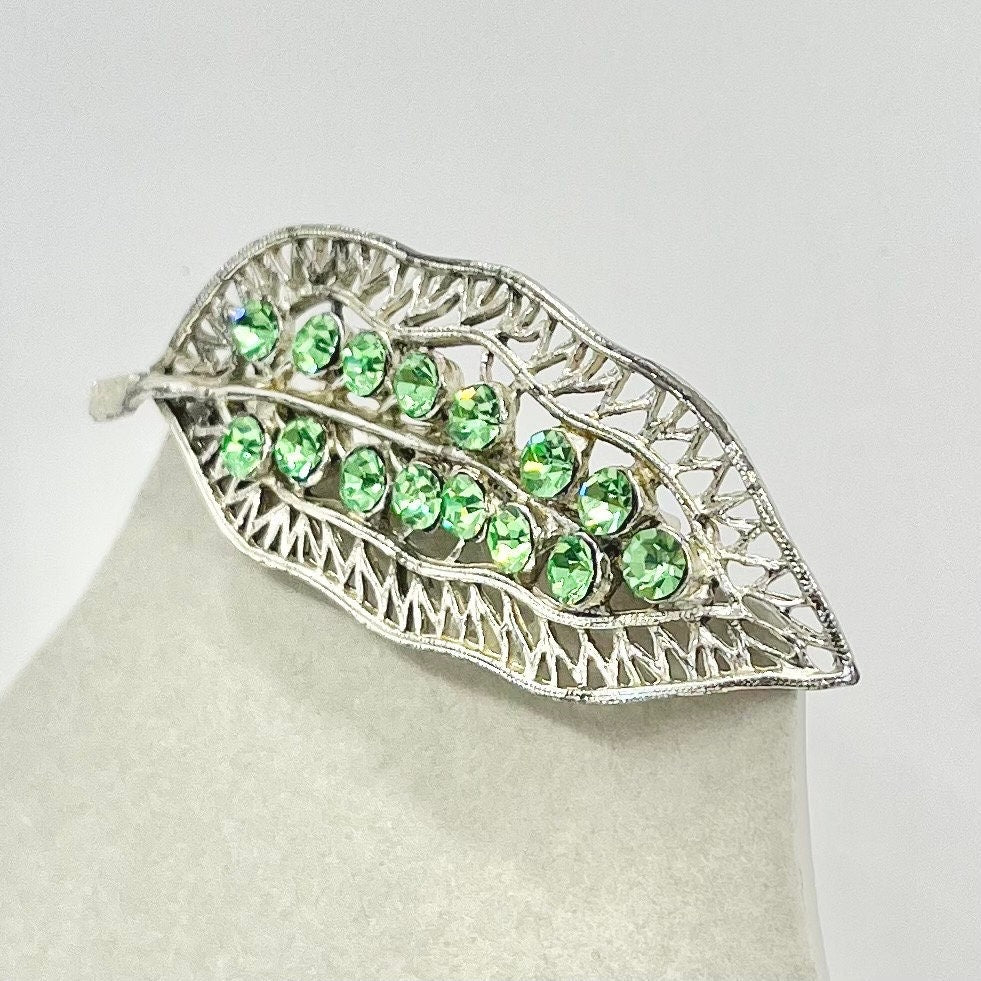 Vintage Long Green Uranium Glass Crystal Leav Brooch Silver Tone Filigree with a UV Reactive Glow UV Jewellery TheGreenGlassGemShop