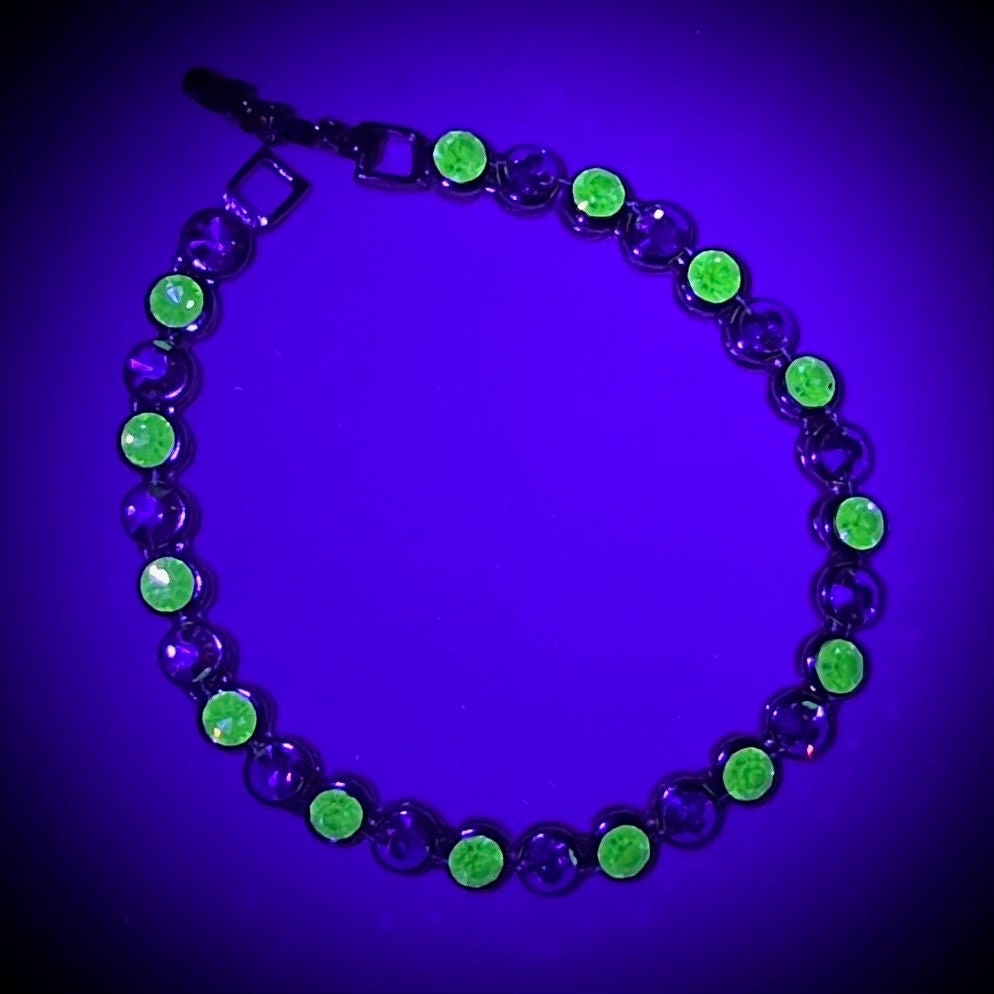 Vintage Green Uranium & Tanzanite Colour Glass Crystal Tennis Bracelet Gold Tone Metal UV Reactive Glow Jewellery TheGreenGlassGemShop