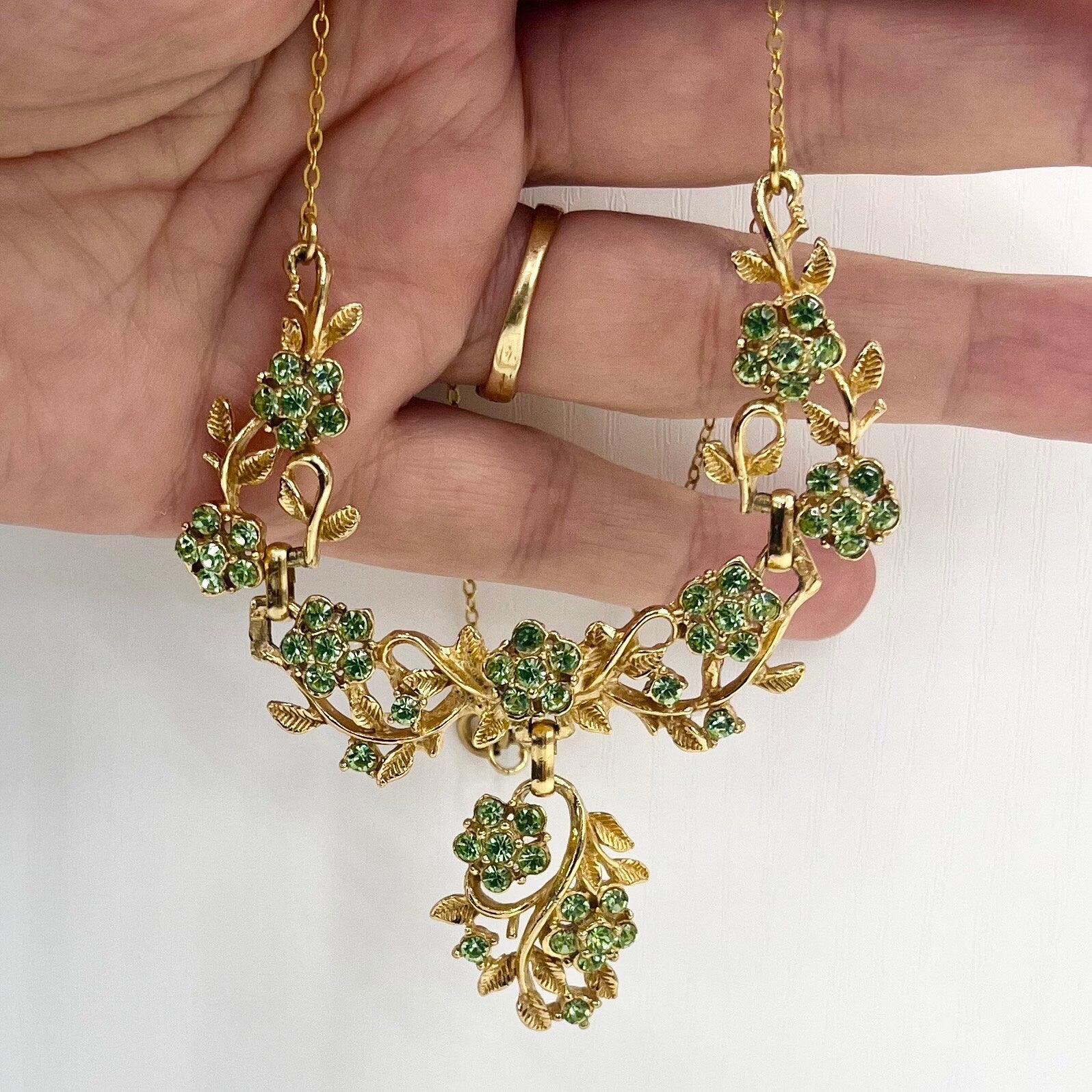 Vintage Gold Tone Peridot Green Crystal Floral Leaf Drop Necklace Beautifully Detailed Necklace 17” TheGreenGlassGemShop