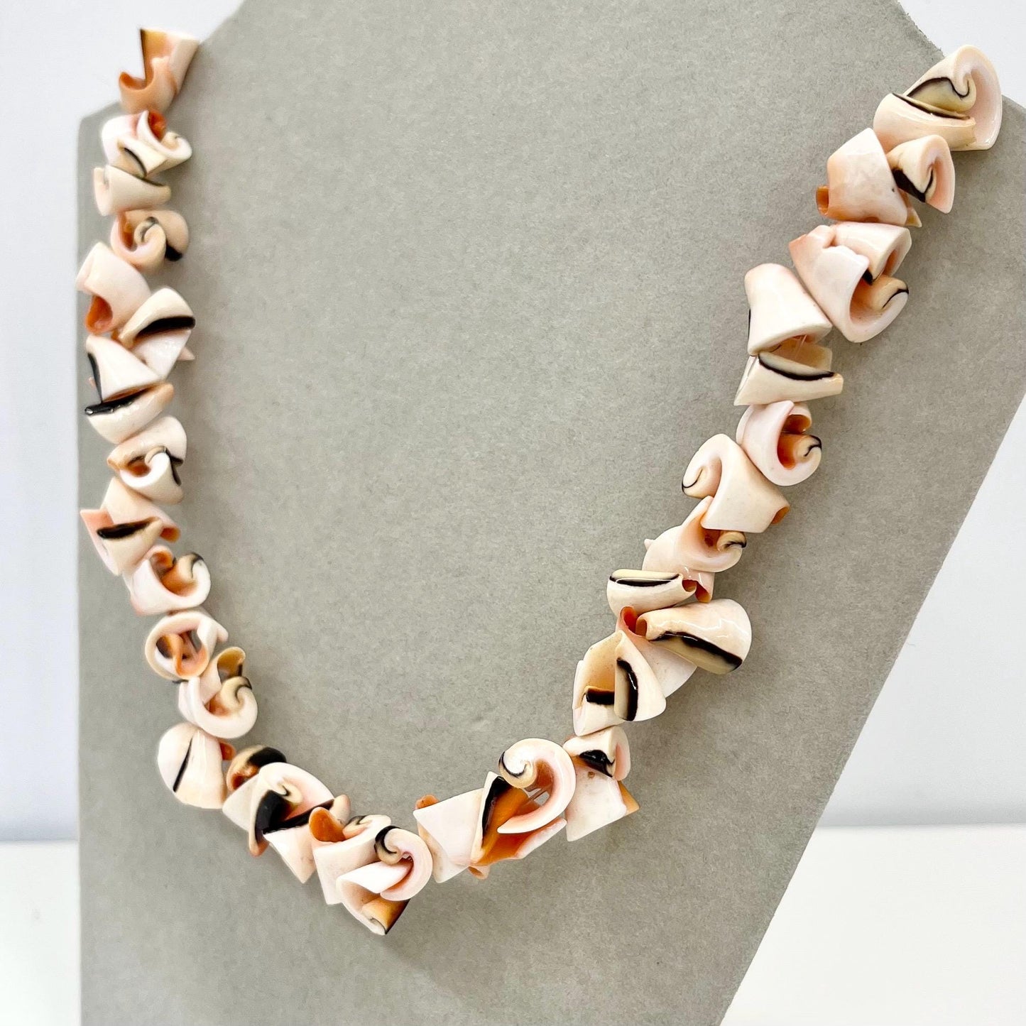 Vintage 1980’s Pink Peach Natural Shell Chip Boho Necklace Fantastic Surfer Style TheGreenGlassGemShop