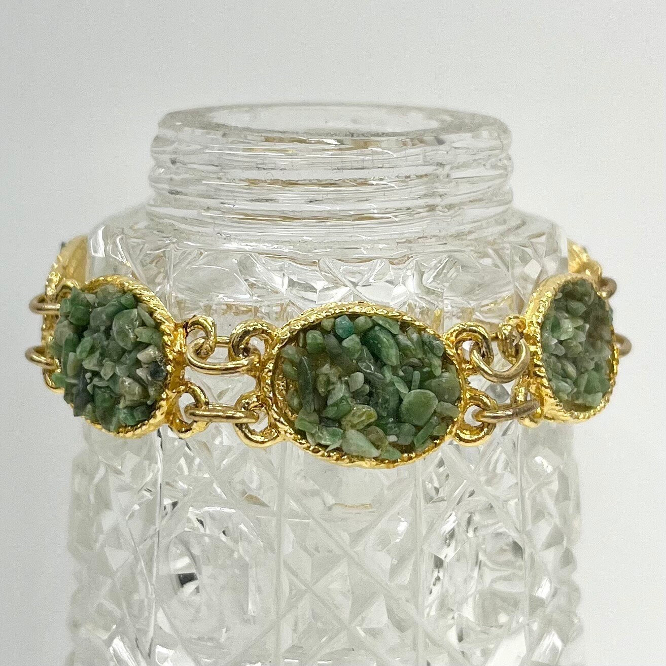 Vintage Gold Tone 1970’s Green Aventurine Chip Stone Bracelet Semi Precious Costume Jewellery 7” TheGreenGlassGemShop