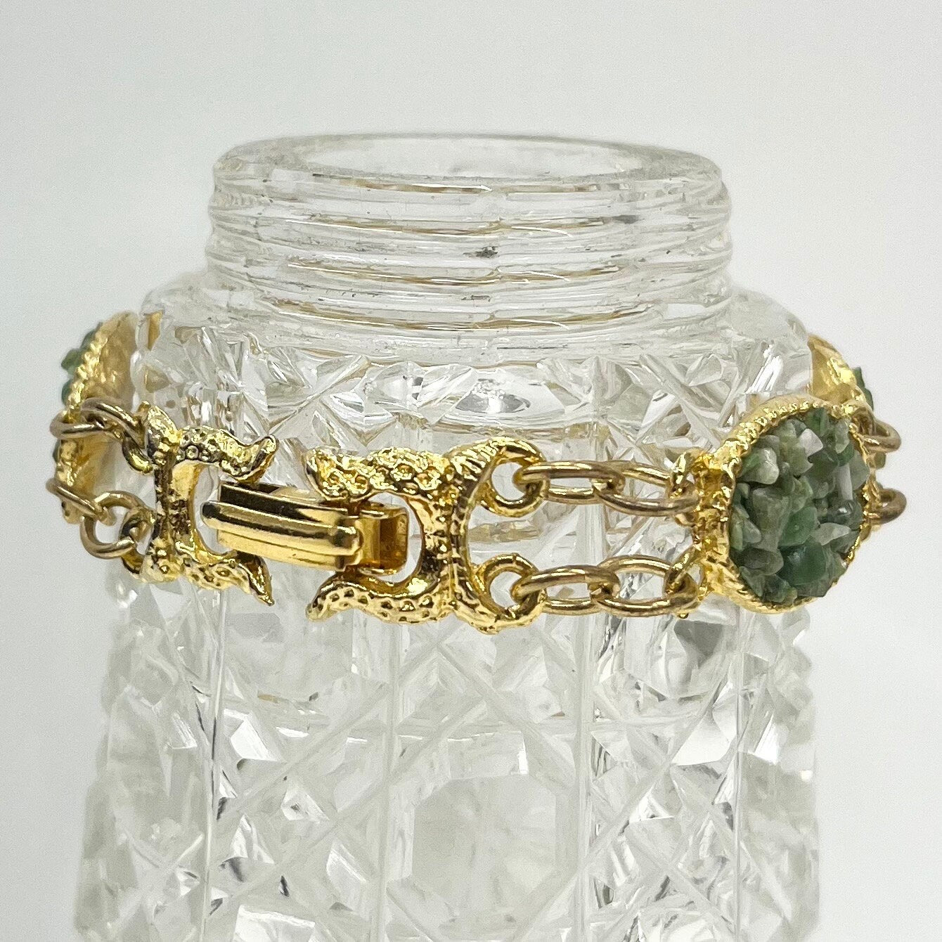 Vintage Gold Tone 1970’s Green Aventurine Chip Stone Bracelet Semi Precious Costume Jewellery 7” TheGreenGlassGemShop