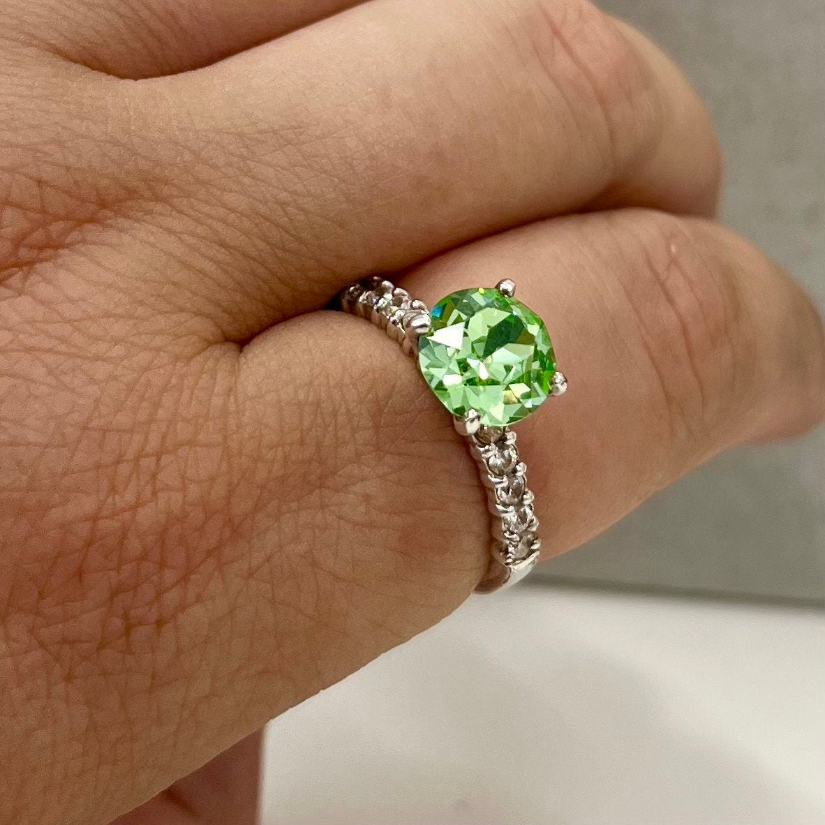 Sterling Silver Uranium Glass Round Cut Crystal Glass Ring with Crystal Shoulders UV Reactive Glow UV Jewellery Size uk R TheGreenGlassGemShop