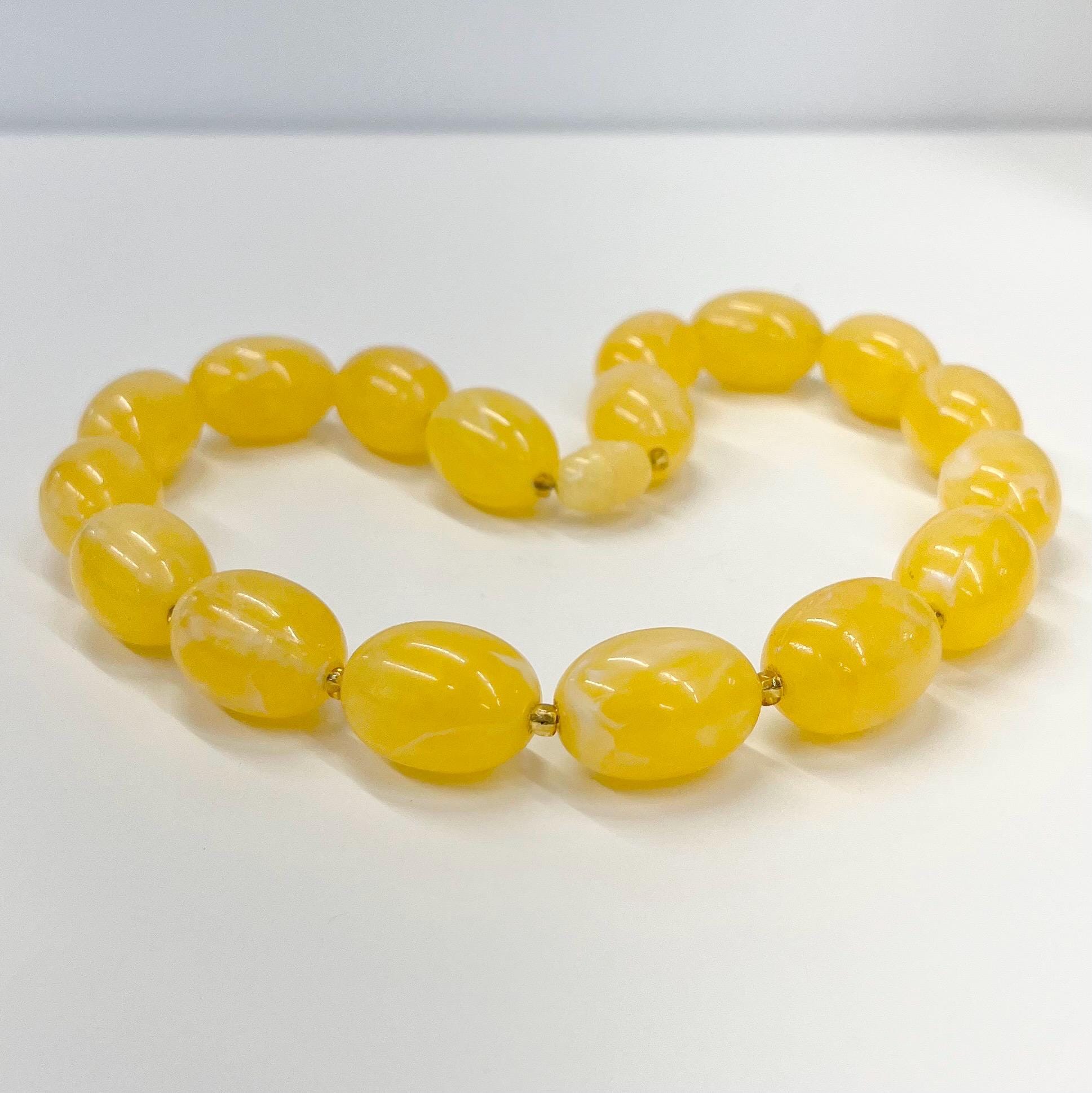 Vintage Yellow Marbled Acrylic / Lucite / Plastic Oval Bead Necklace 16.5” Long Chunky 20 x 15mm Beads TheGreenGlassGemShop