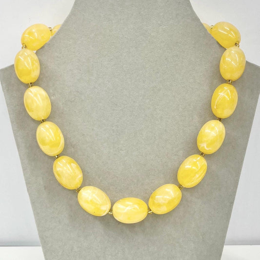 Vintage Yellow Marbled Acrylic / Lucite / Plastic Oval Bead Necklace 16.5” Long Chunky 20 x 15mm Beads TheGreenGlassGemShop