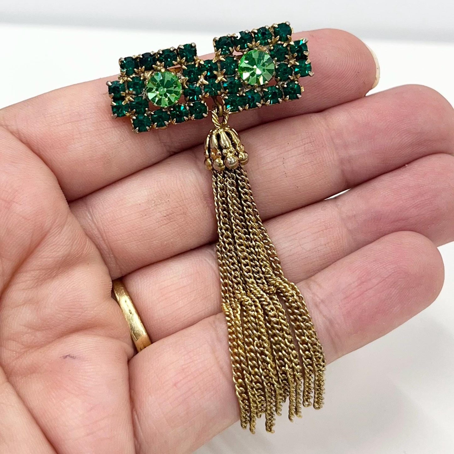 Vintage Green Uranium & Emerald Glass Austrian Crystal Tassle Drop Bar Brooch Gold Tone with a UV Reactive Glow UV Jewellery TheGreenGlassGemShop