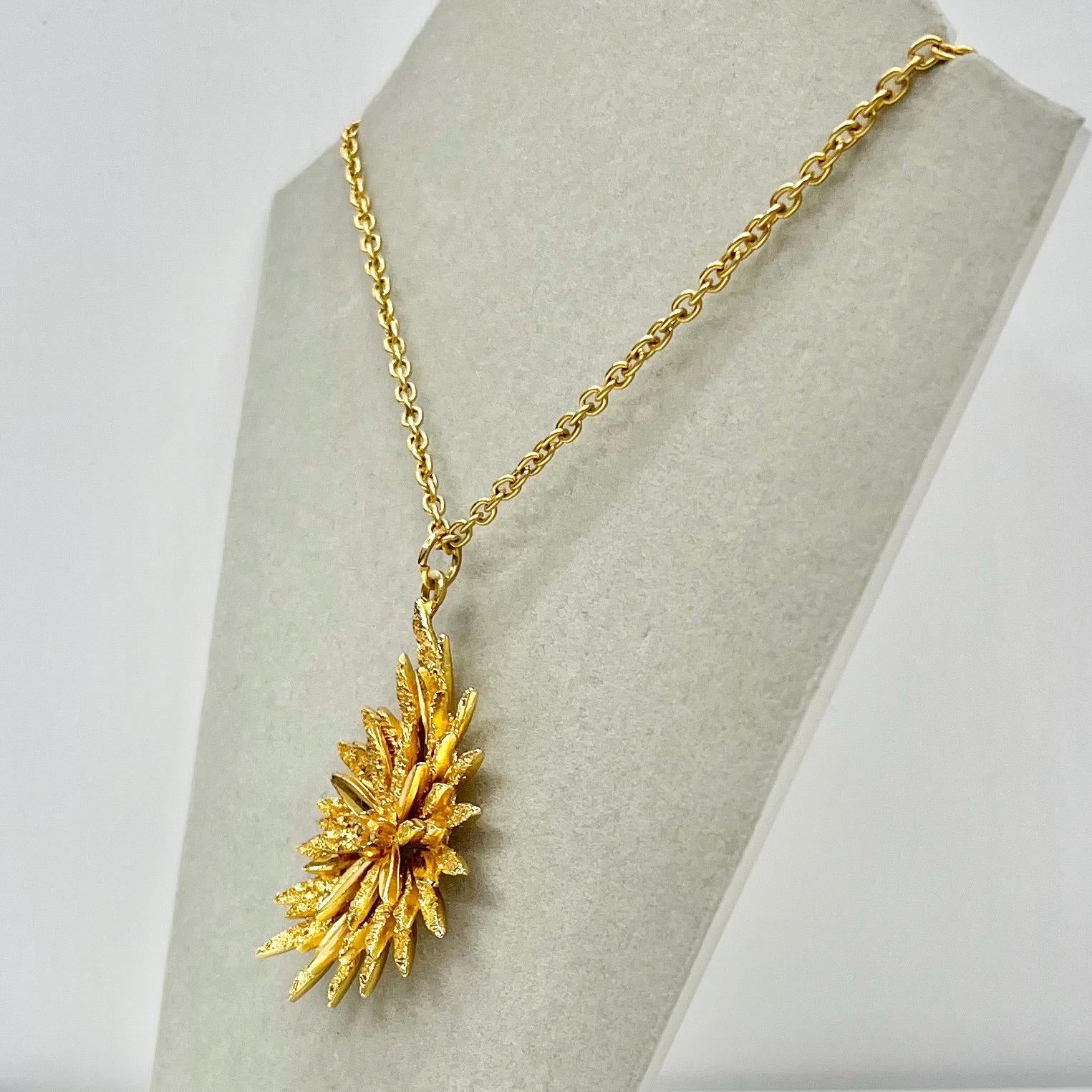 Vintage 1970‘s Gold Plate Brutalist Starburst Pendant Necklace with a 27” Curb Chain TheGreenGlassGemShop