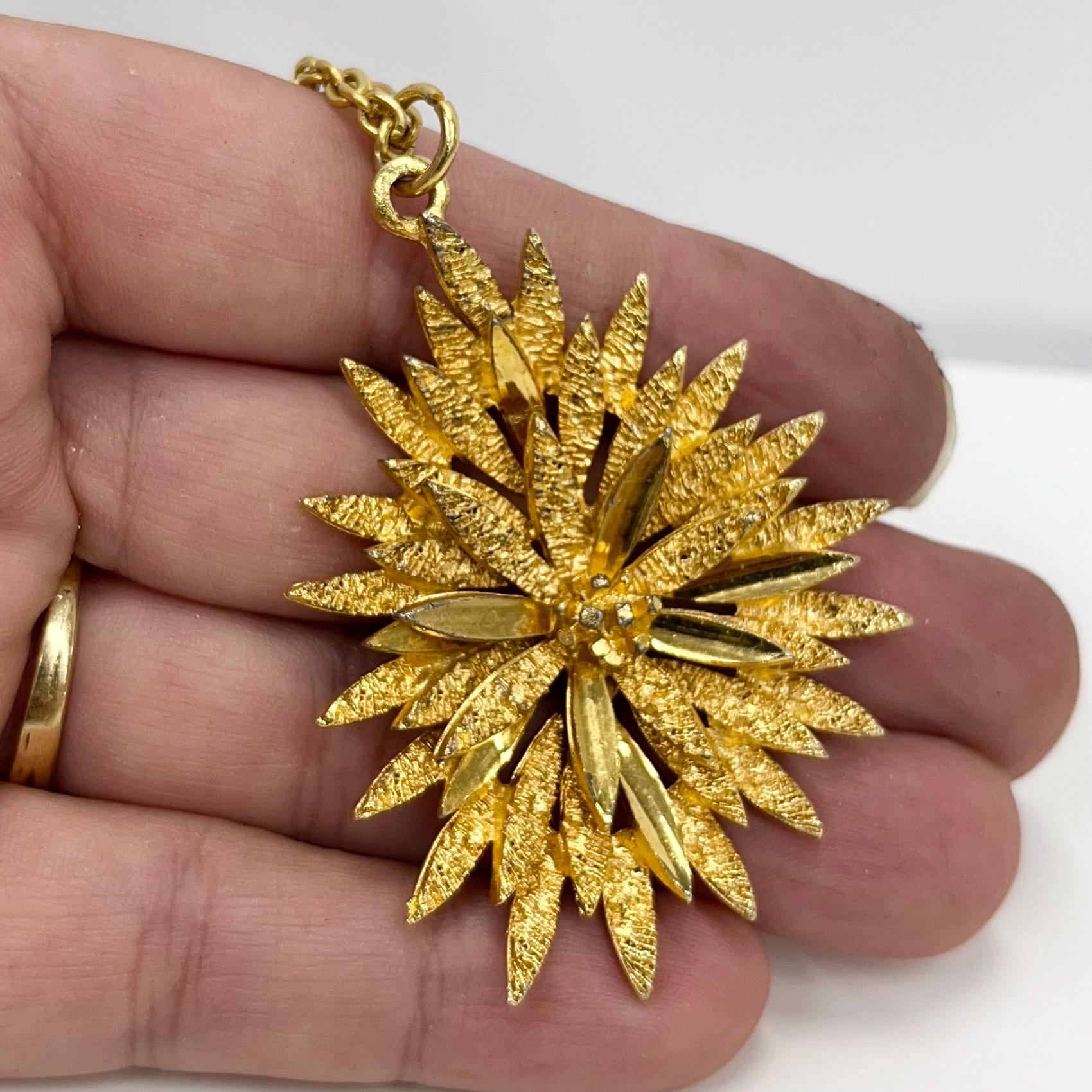 Vintage 1970‘s Gold Plate Brutalist Starburst Pendant Necklace with a 27” Curb Chain TheGreenGlassGemShop