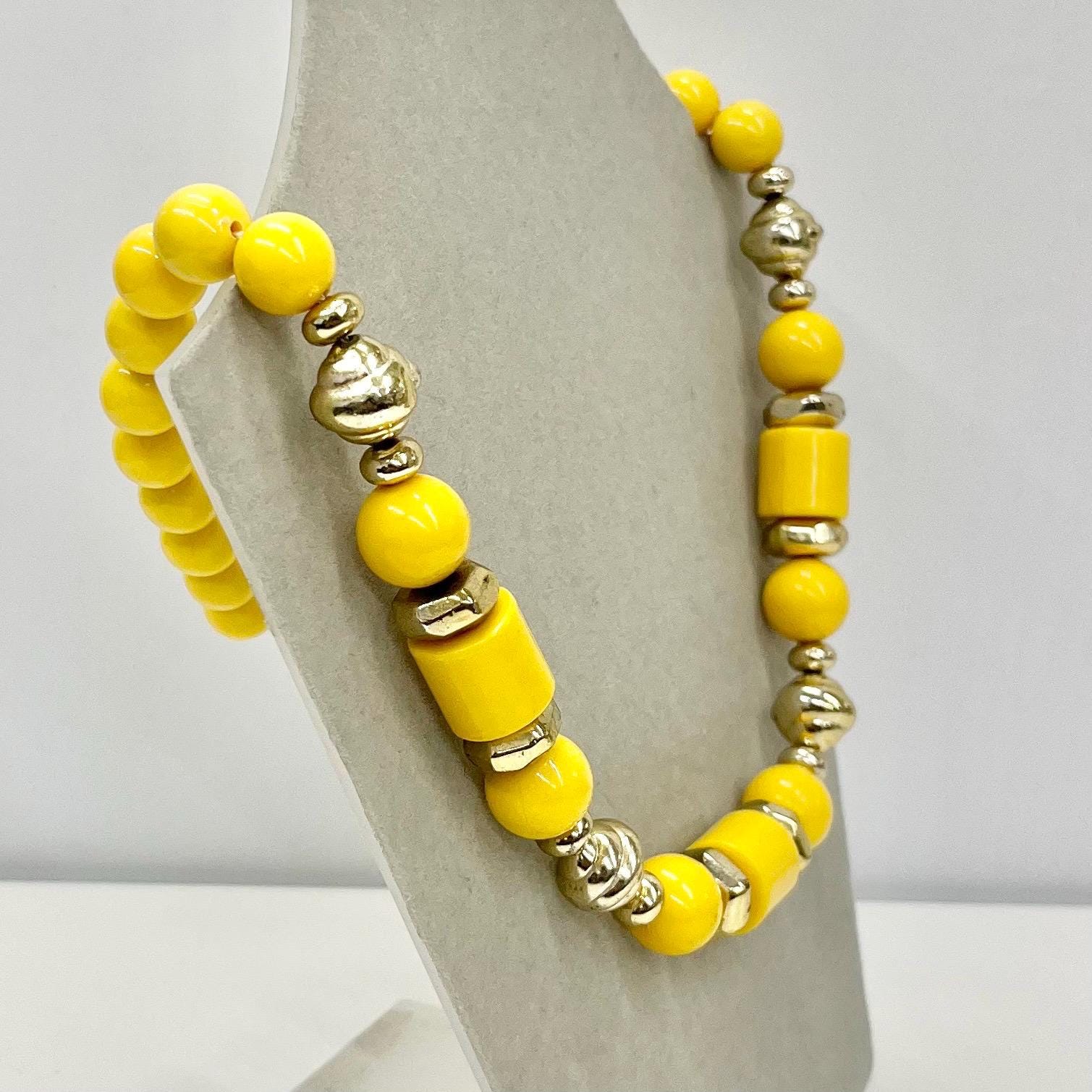 Vintage Bright Yellow & Gold Tond Acrylic / Lucite / Plastic Barrel Bead Necklace 20” Long Chunky Beads TheGreenGlassGemShop