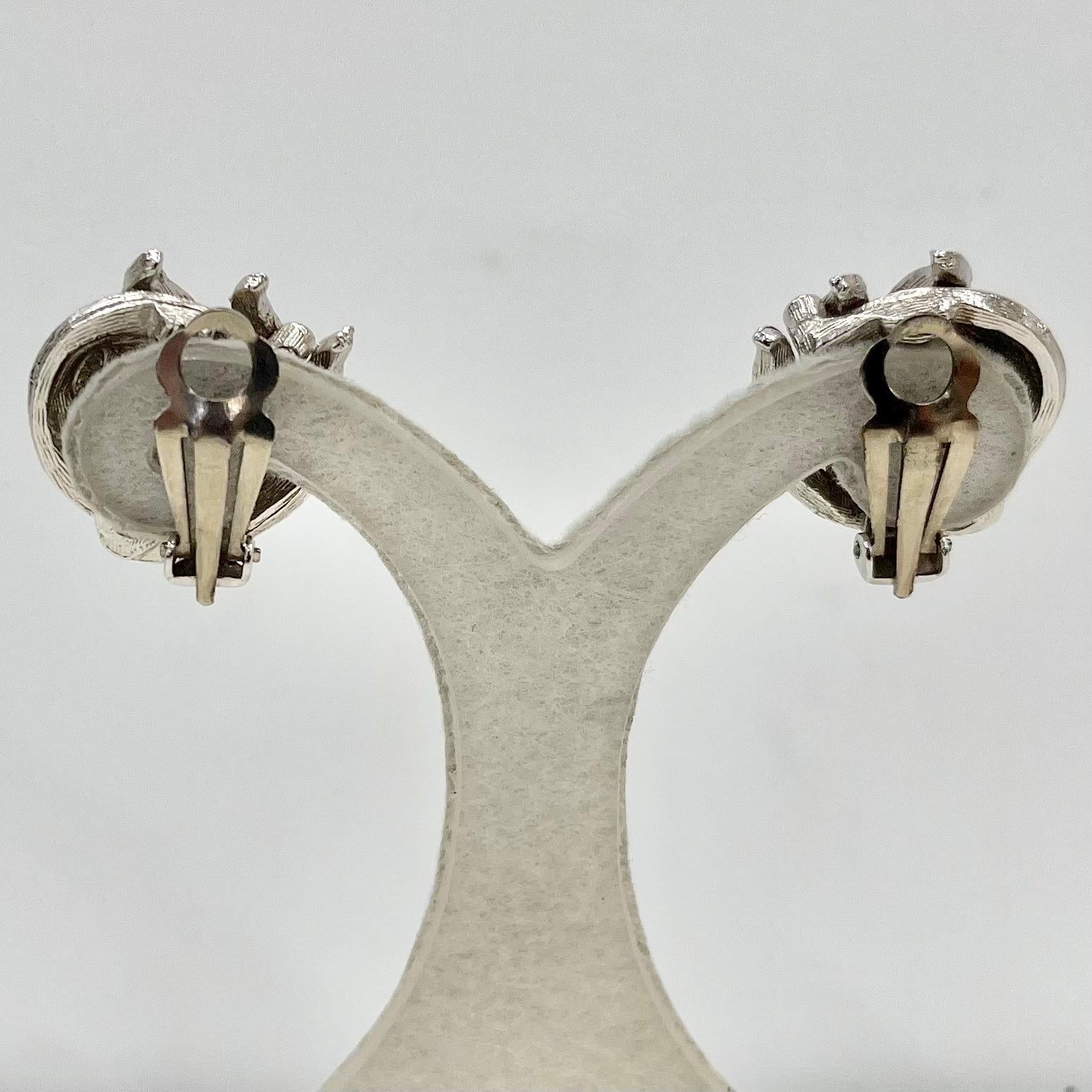 Vintage Sphinx Silver Tone Brutalist Knot Earrings Clip On Earrings for Non Pierced Ears TheGreenGlassGemShop