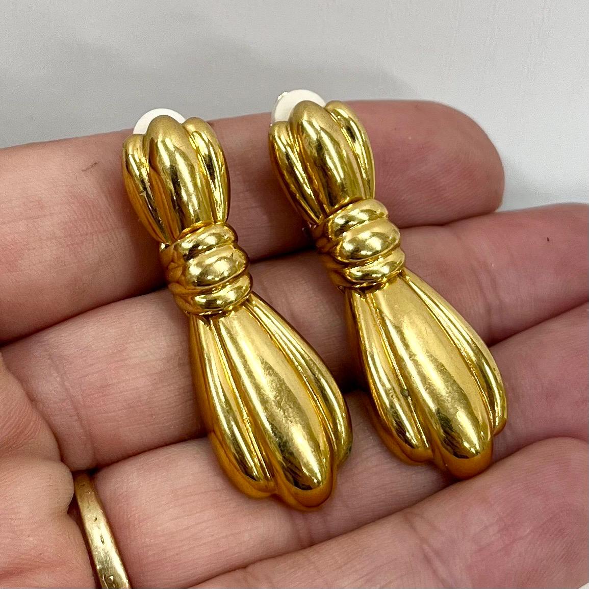 Vintage Gold Tone Large Vertical Bow Drop Clip On Earrings 1970’s - 1980’s Hollywood Glamour TheGreenGlassGemShop