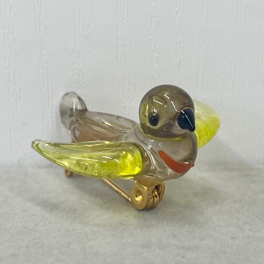 Vintage Green Uranium Glass Handblown Lampwork Bird Brooch / Pendant with a UV Reactive Glow UV Jewellery Vintage TheGreenGlassGemShop